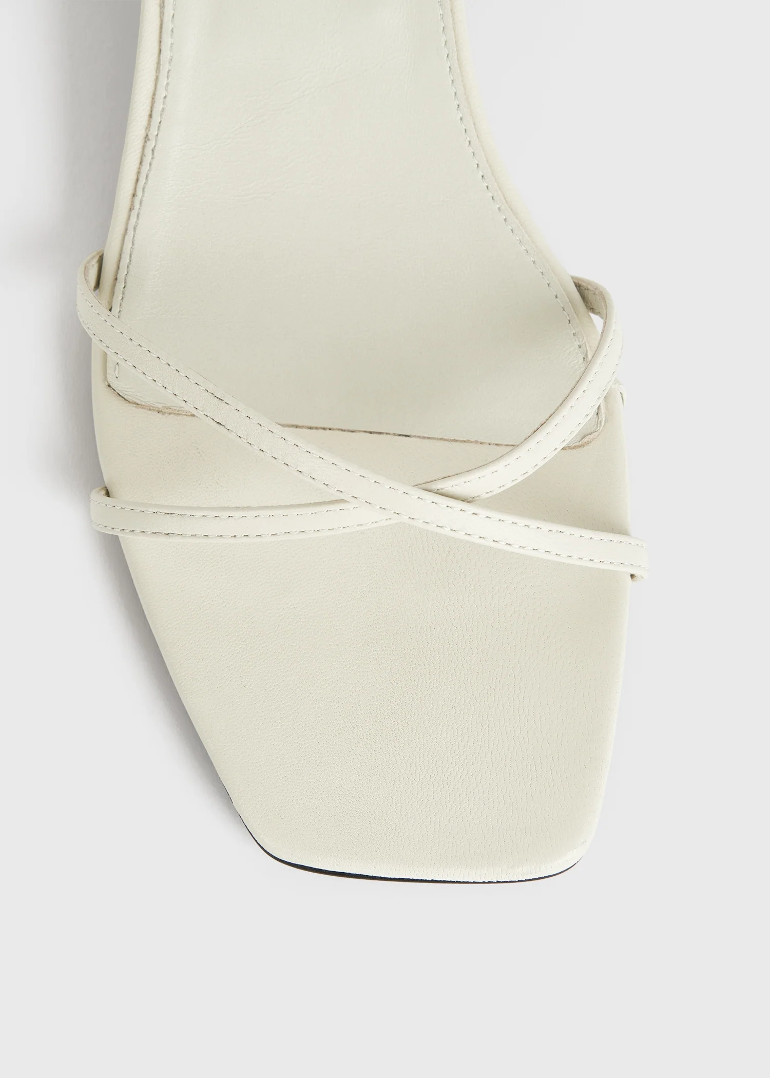 Leather crossover sandals off-white - Image 6