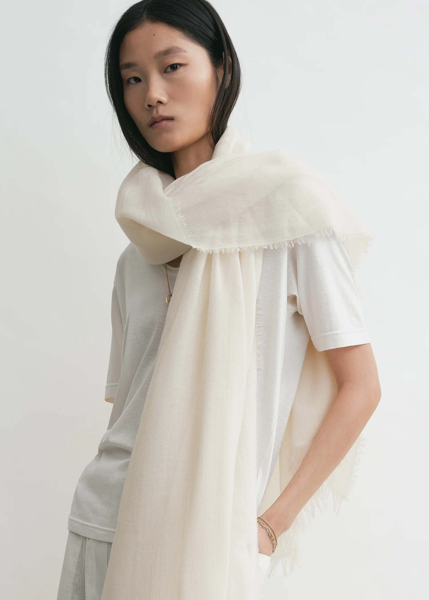 Light wool blanket scarf off-white - Image 3