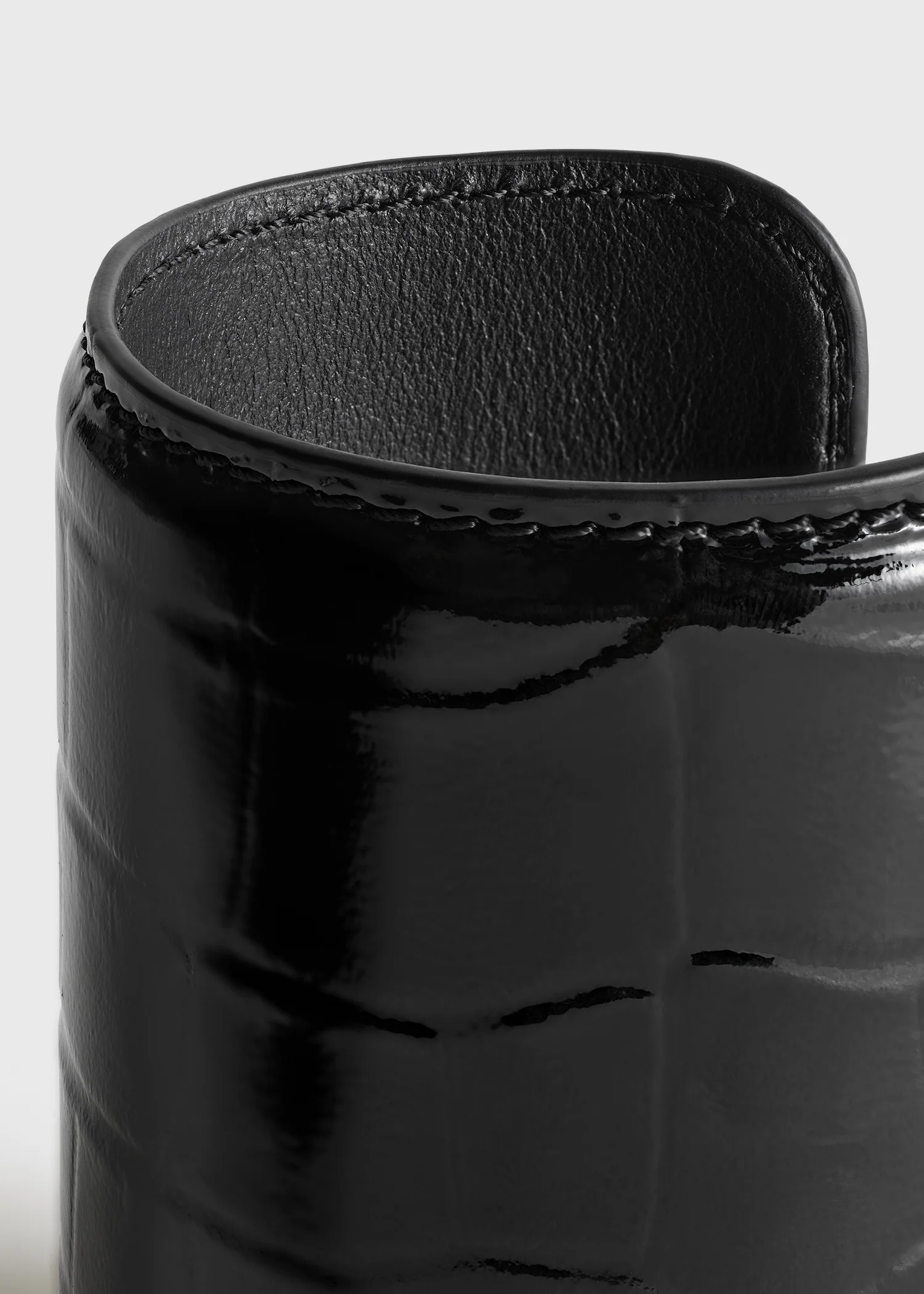 Long croco-embossed cuff black - Image 5