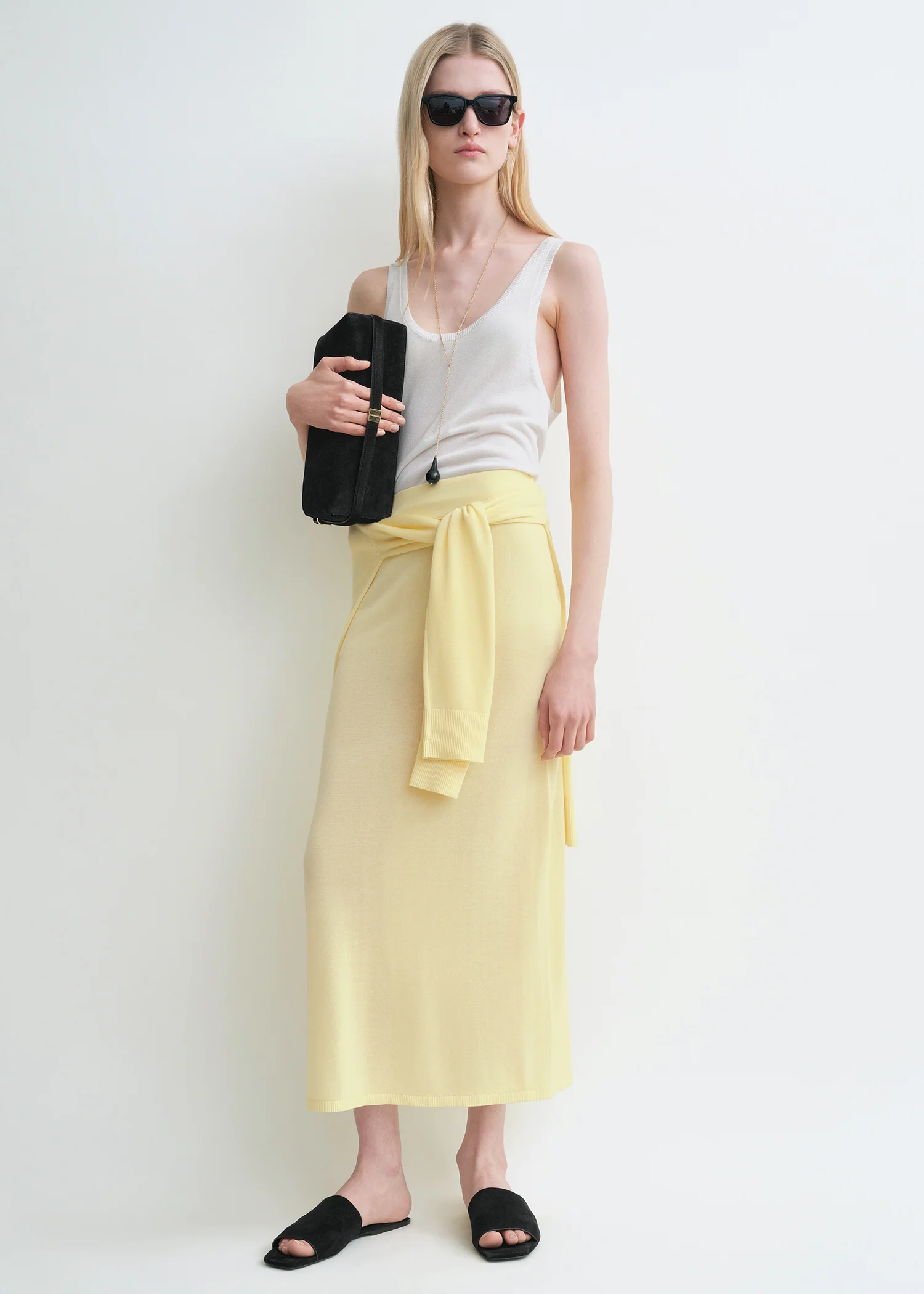 Long knit skirt straw