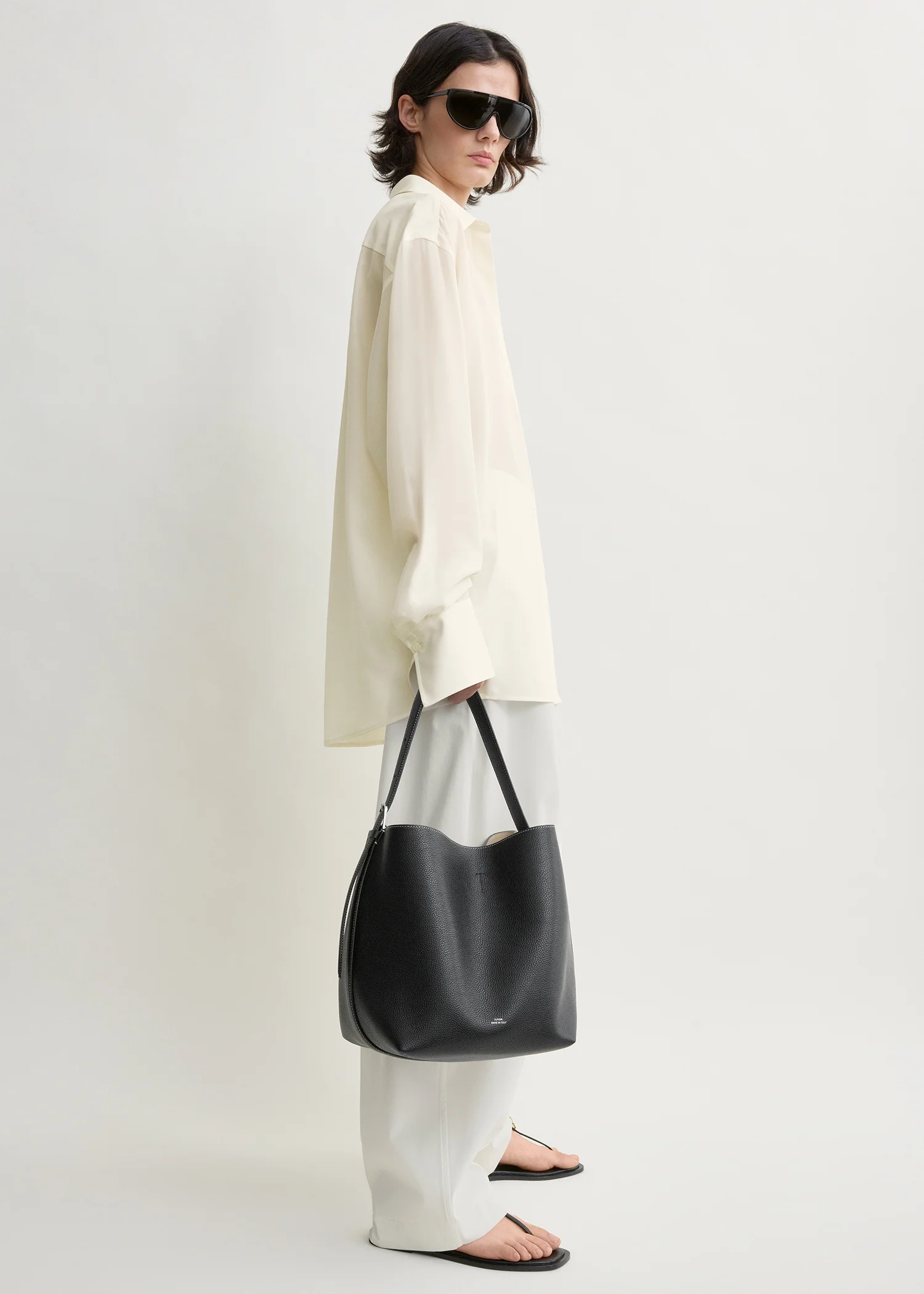 Medium belted grained-leather tote black - Image 3