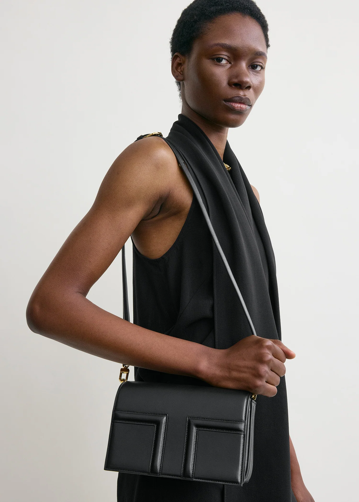 Mini T-flap leather bag black - Image 4