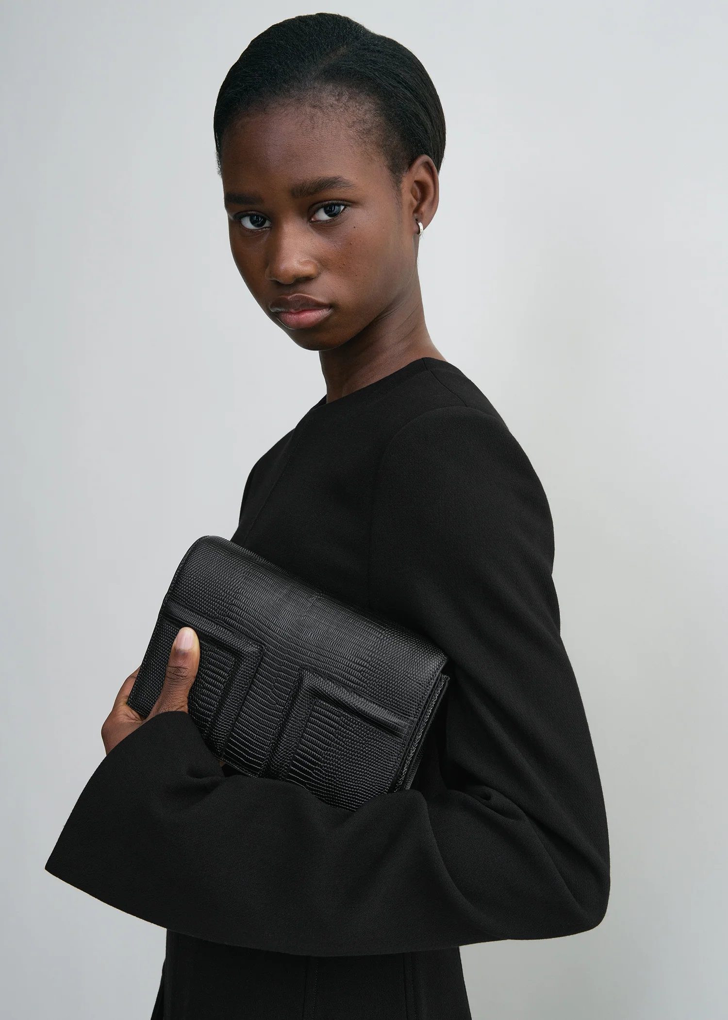 Mini T-flap lizard-embossed bag black - Image 2