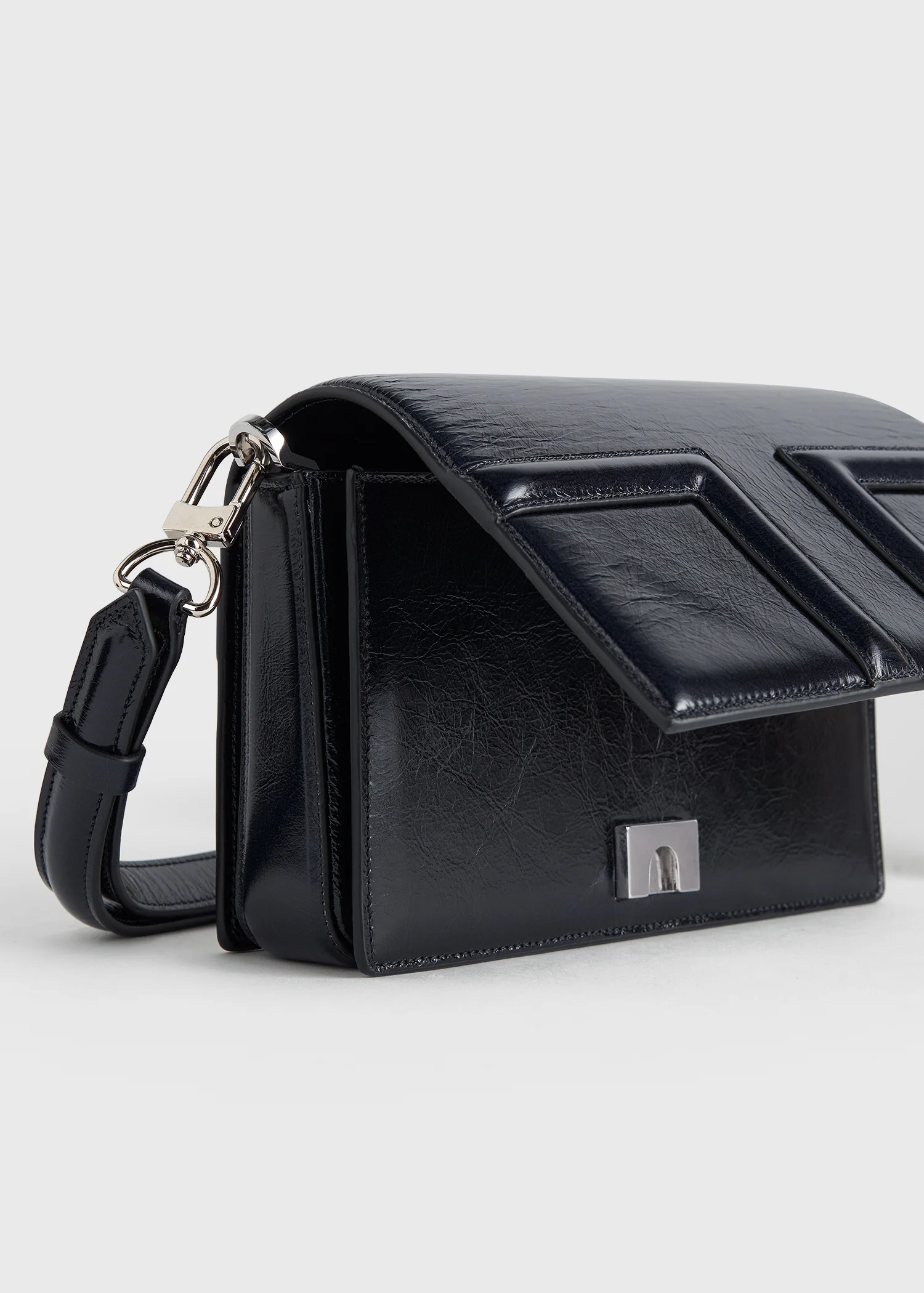 Mini T-flap naplack bag navy - Image 6