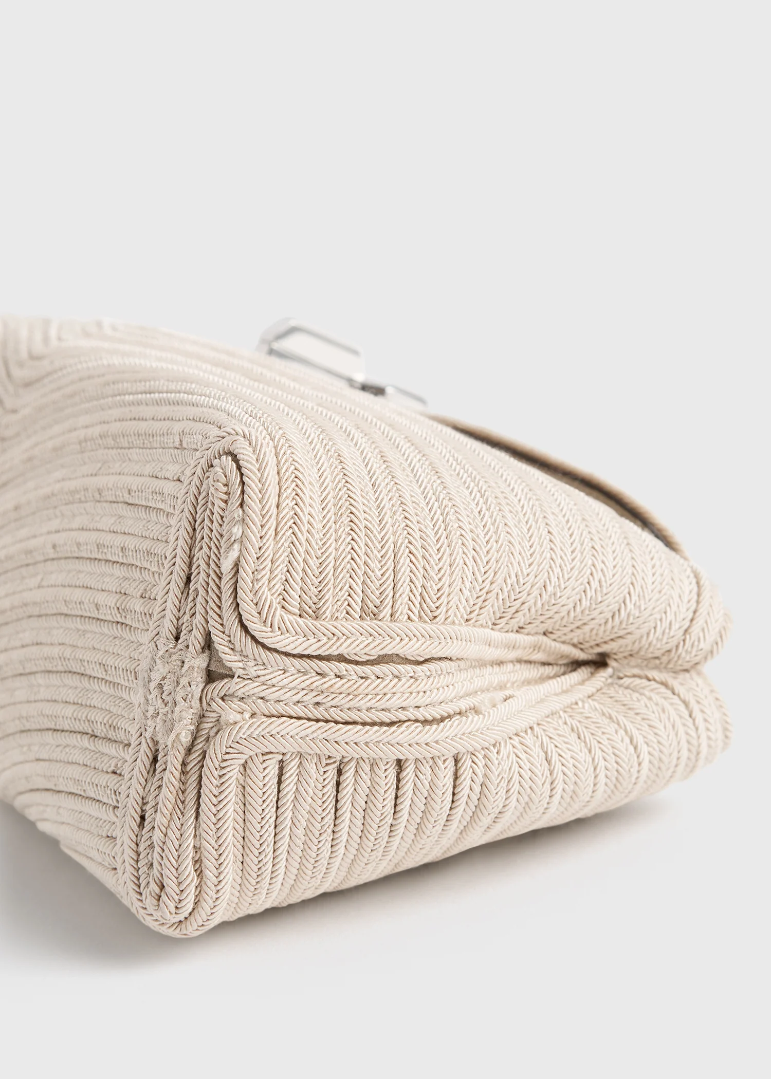 Mini T-lock rope clutch pearl - Image 5