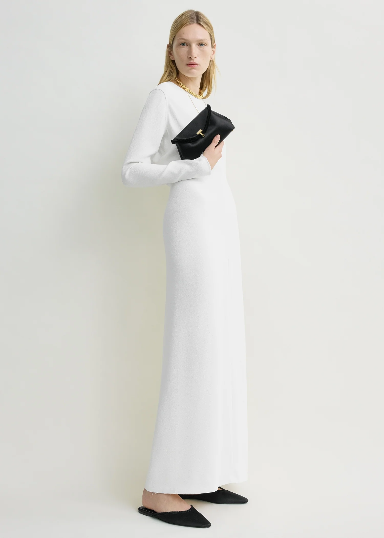 Mini T-lock frayed satin clutch black - Image 3