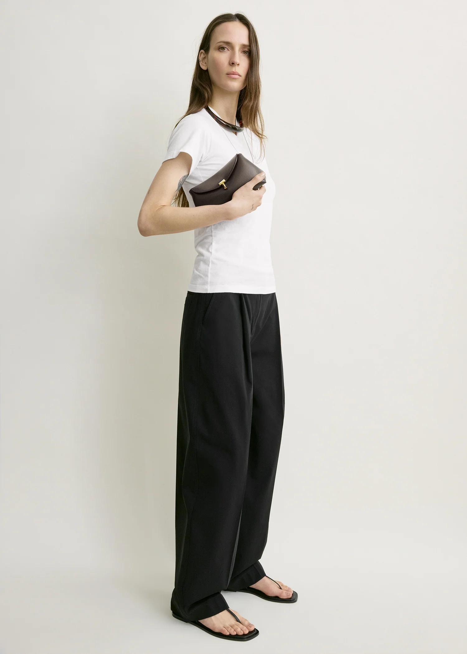 Mini T-lock leather clutch bark - Image 3