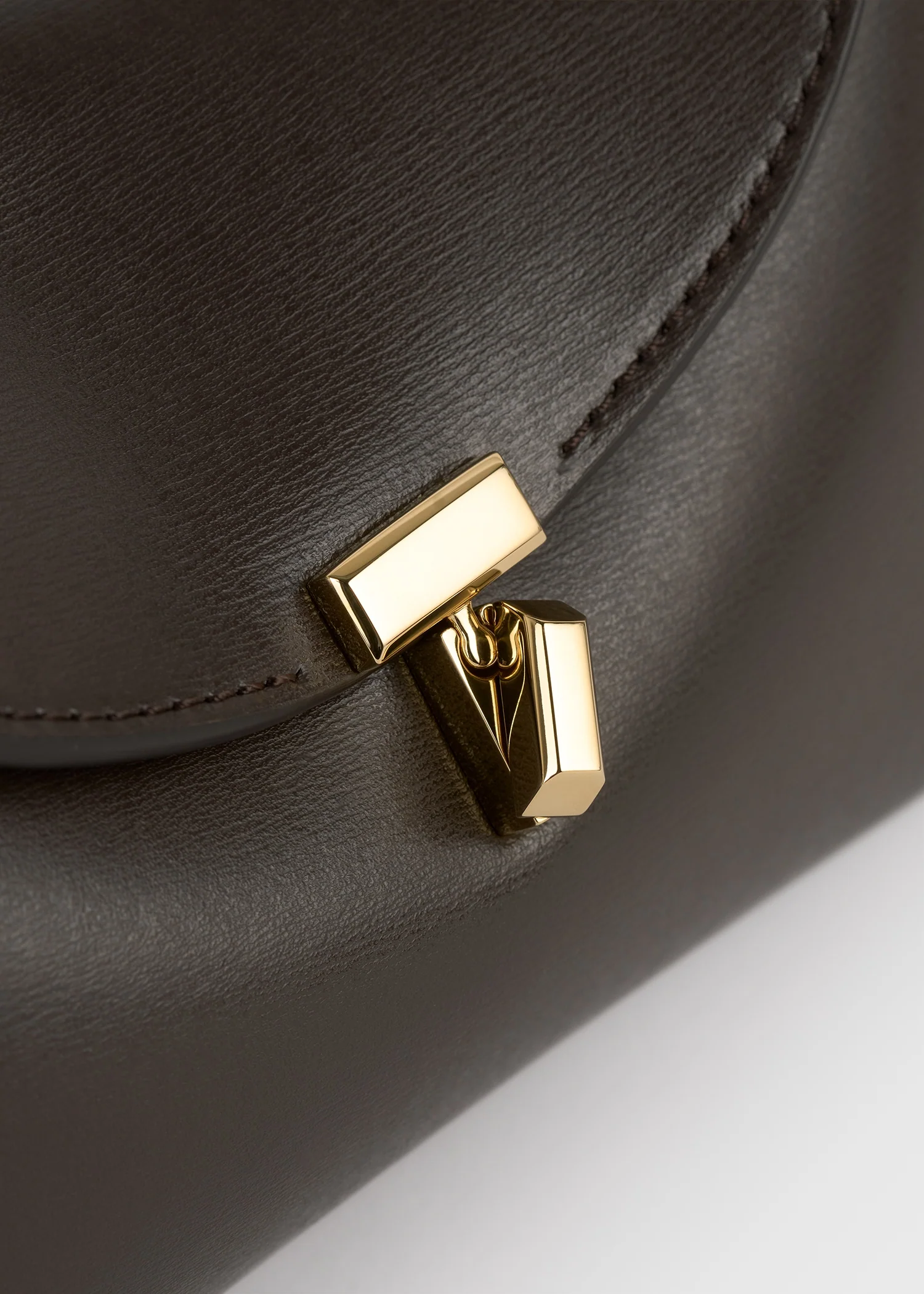 Mini T-lock leather clutch bark - Image 5