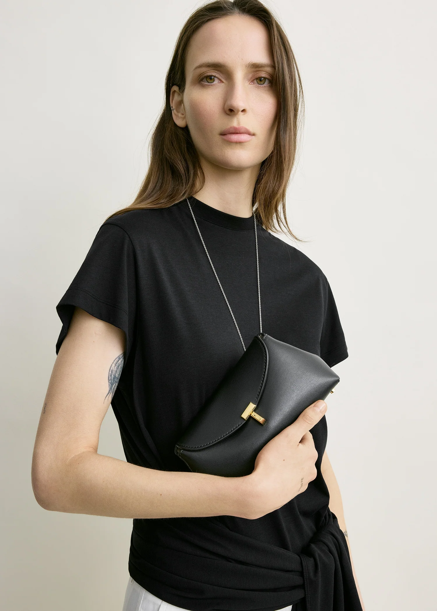 Mini T-lock leather clutch black - Image 2