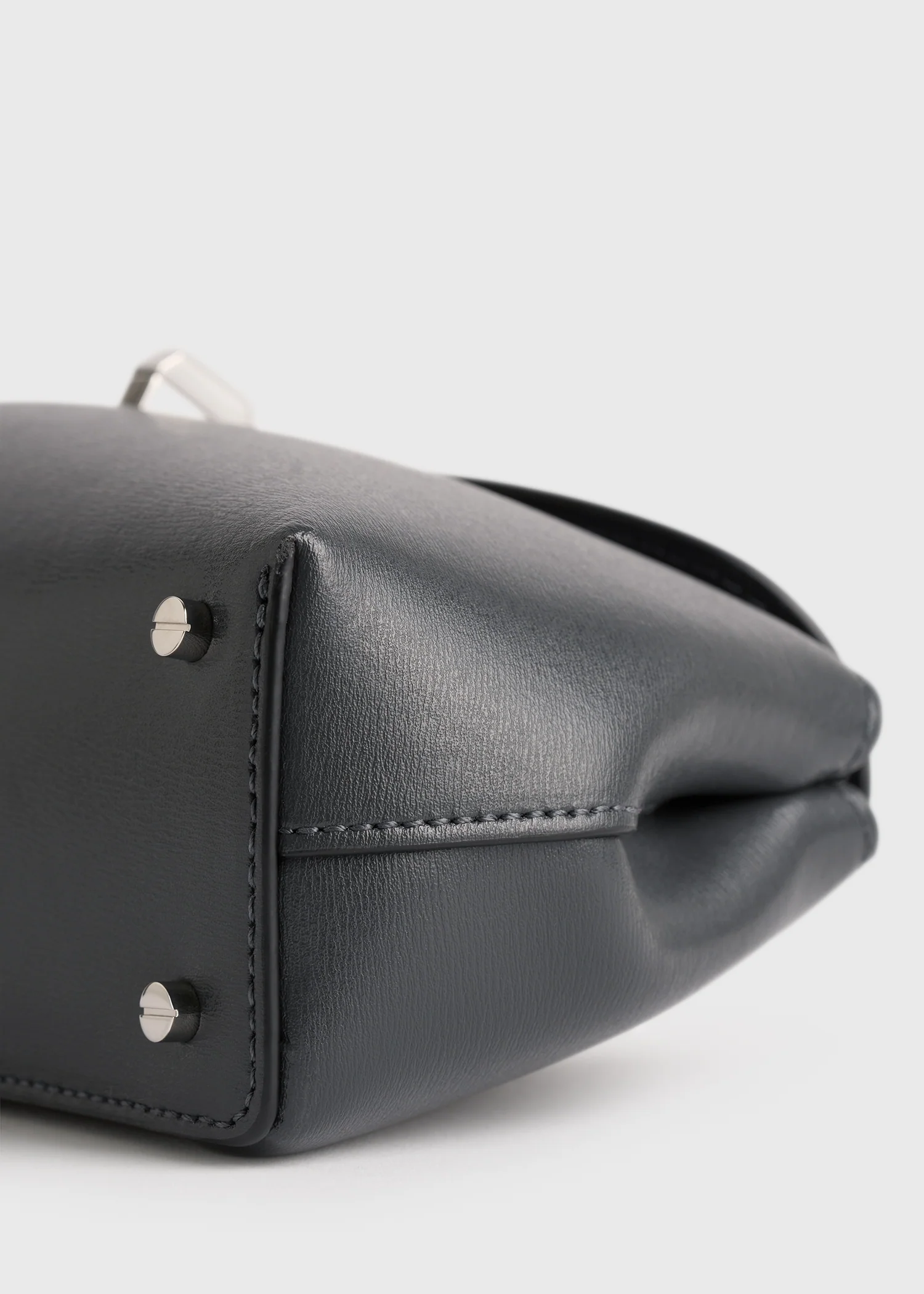 Mini T-lock leather clutch shark - Image 7