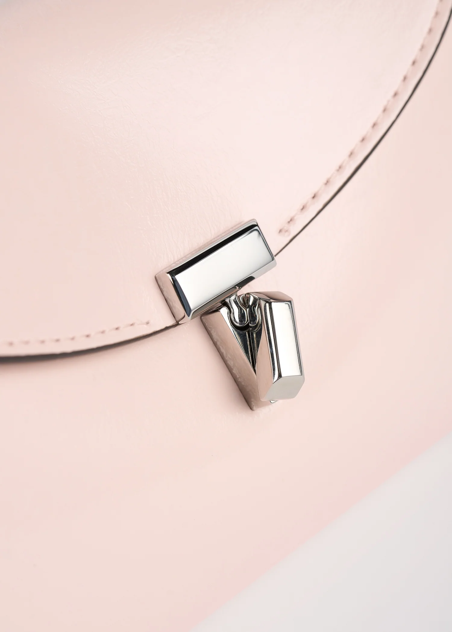 Mini T-lock naplack clutch flamingo - Image 6