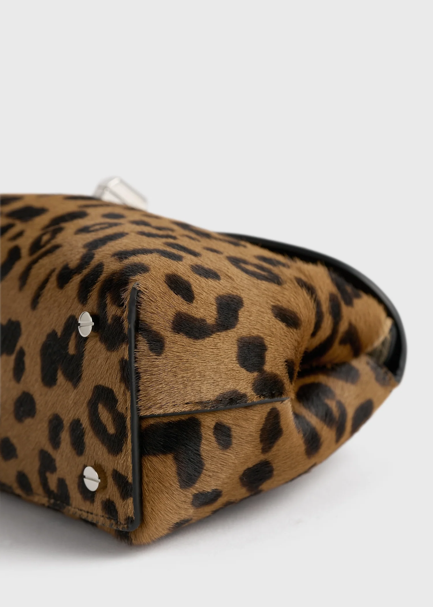 Mini T-lock pony hair clutch leopard - Image 5