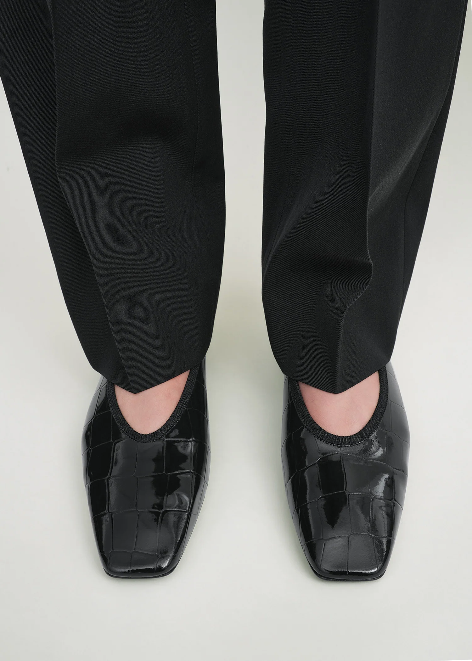 Minimalist croco-embossed ballerinas black - Image 2