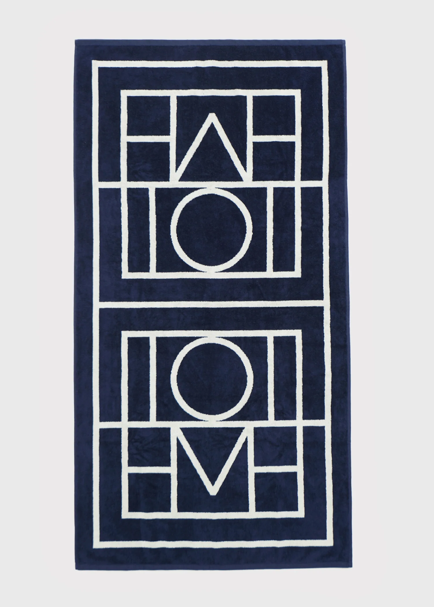 Monogram jacquard beach towel navy - Image 3
