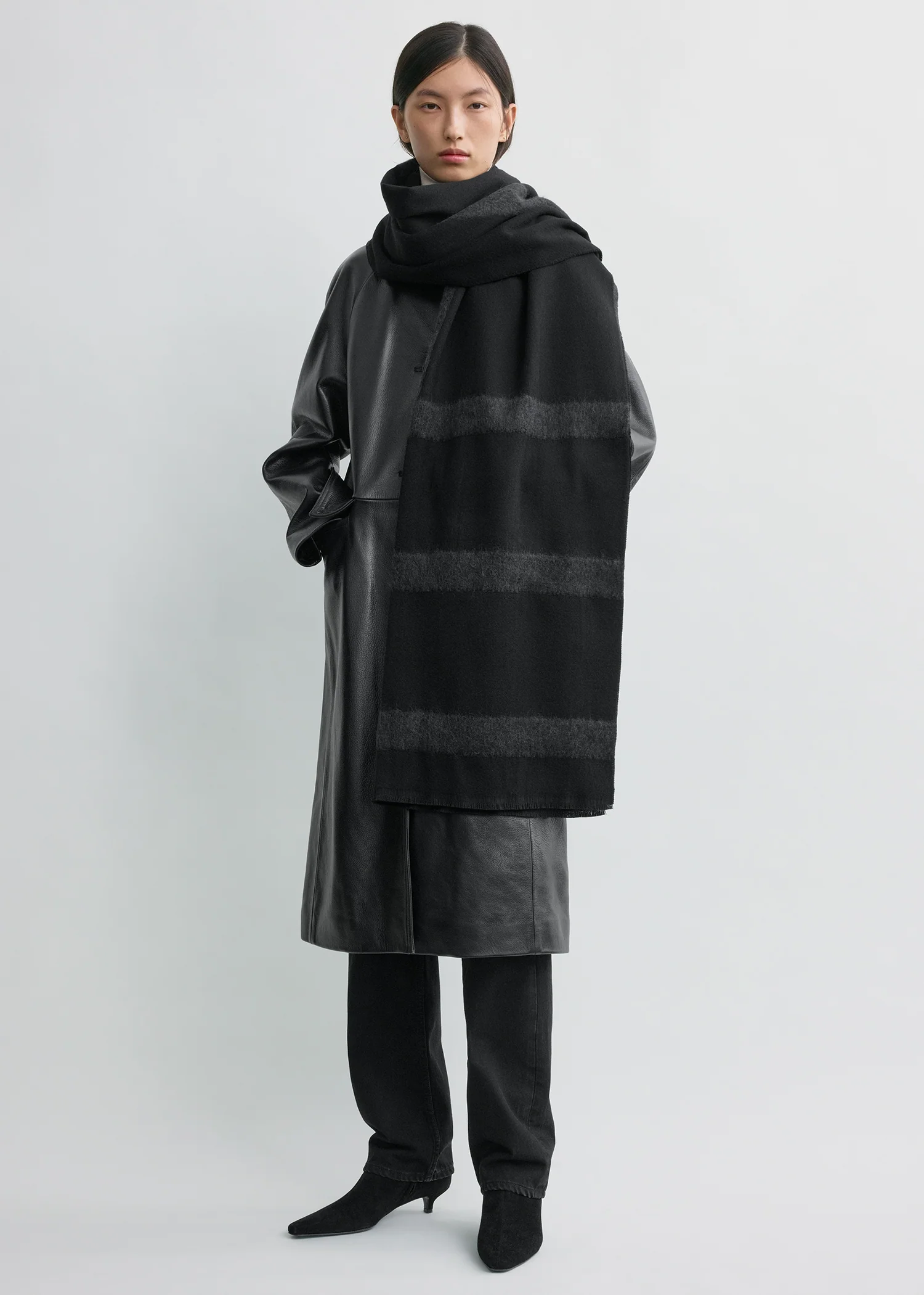 Monogram twill scarf black - Image 2