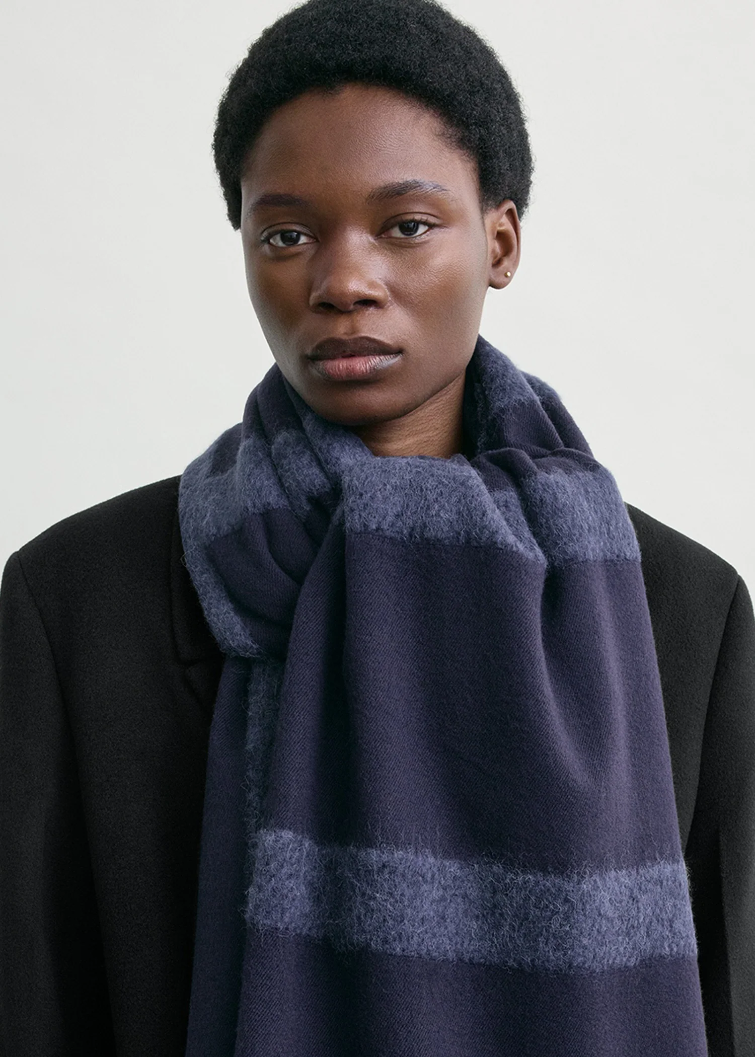 Monogram twill scarf navy - Image 3