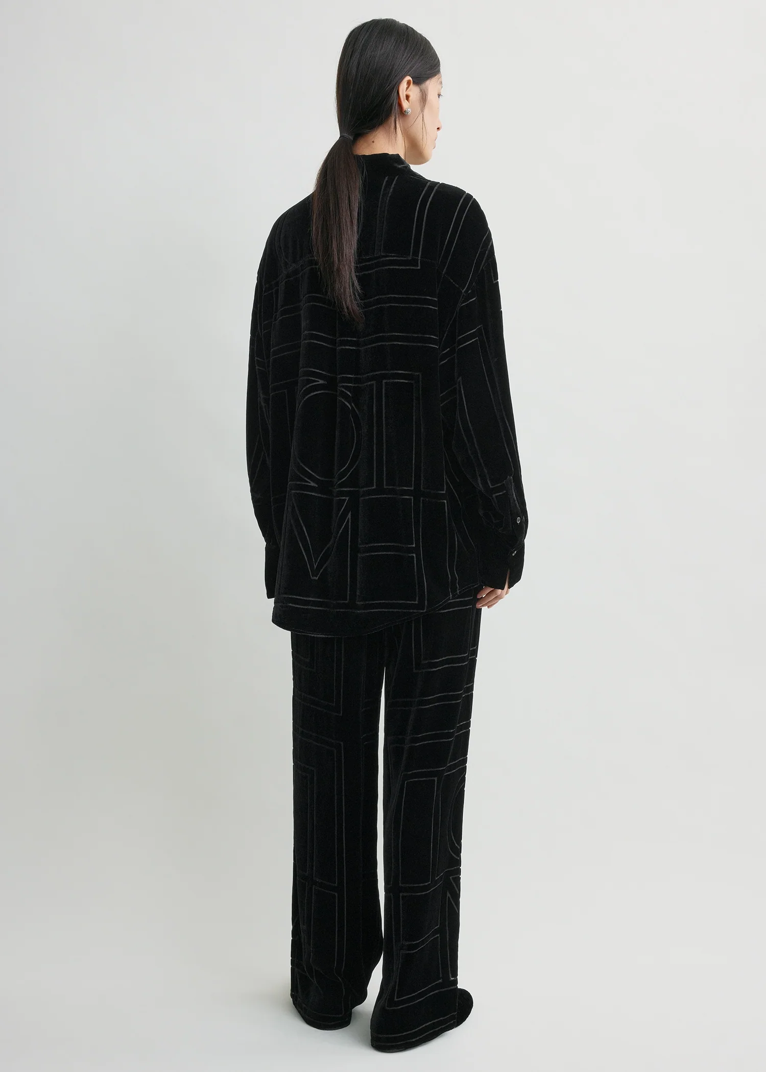 Oversized devoré shirt black petite - Image 3