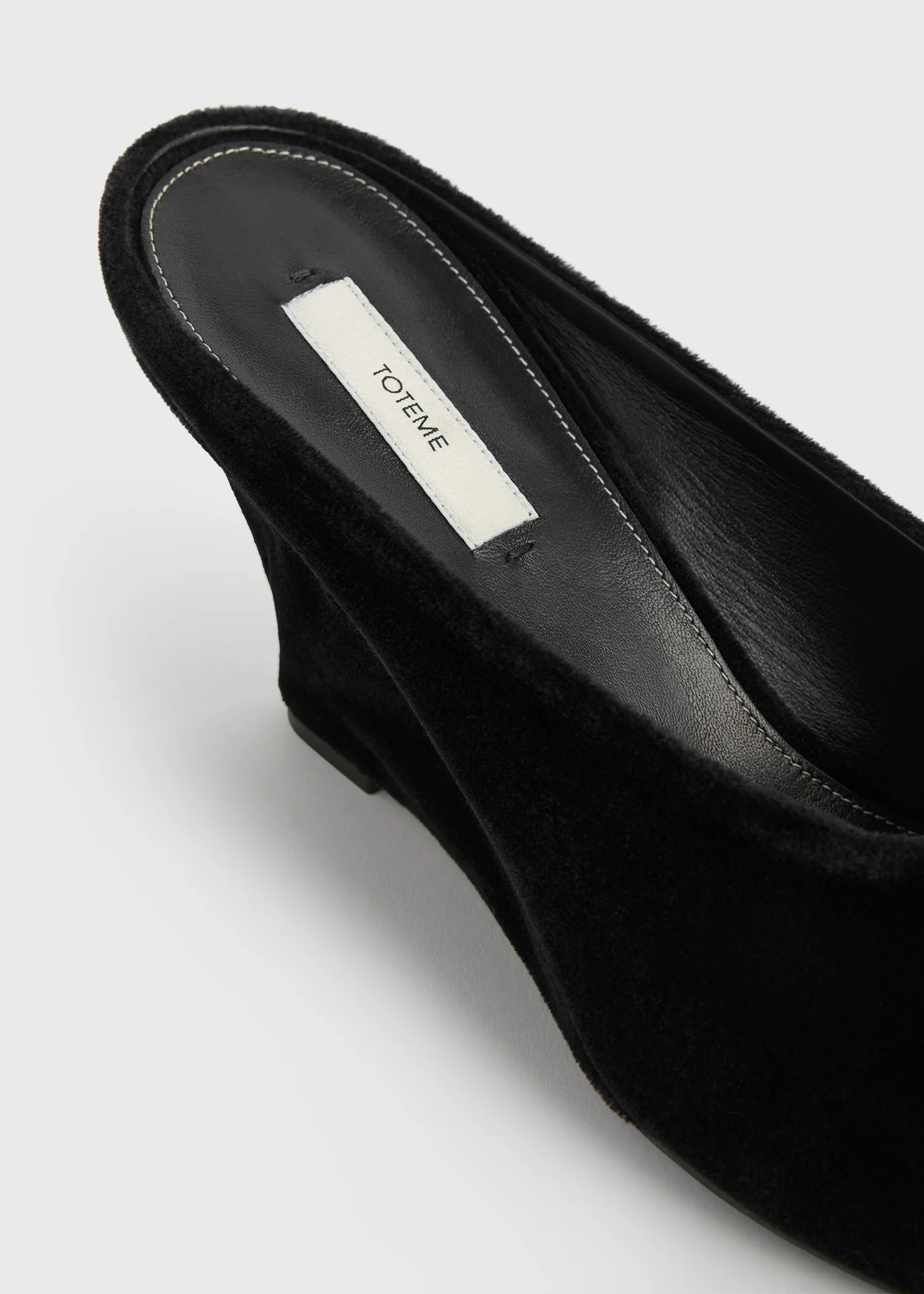 Peep-toe velvet wedge mules black - Image 5