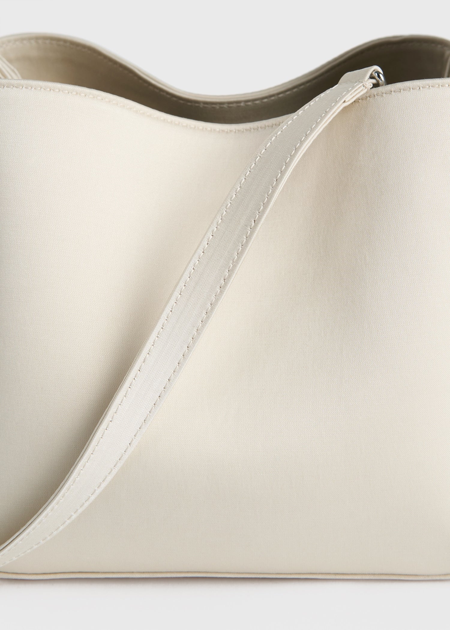 Petite satin bucket bag ecru - Image 6