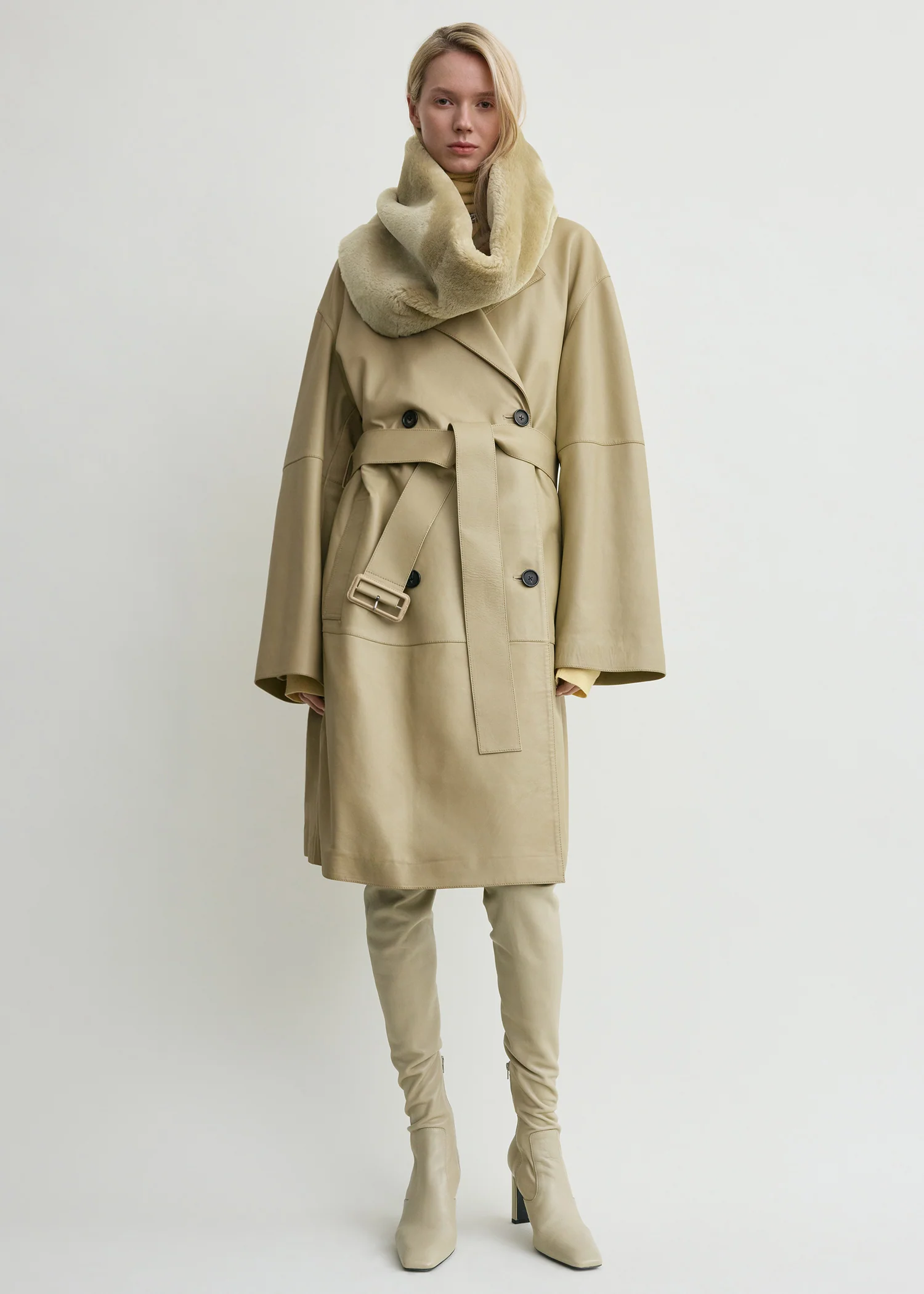 Plush shearling muff rye - Image 2