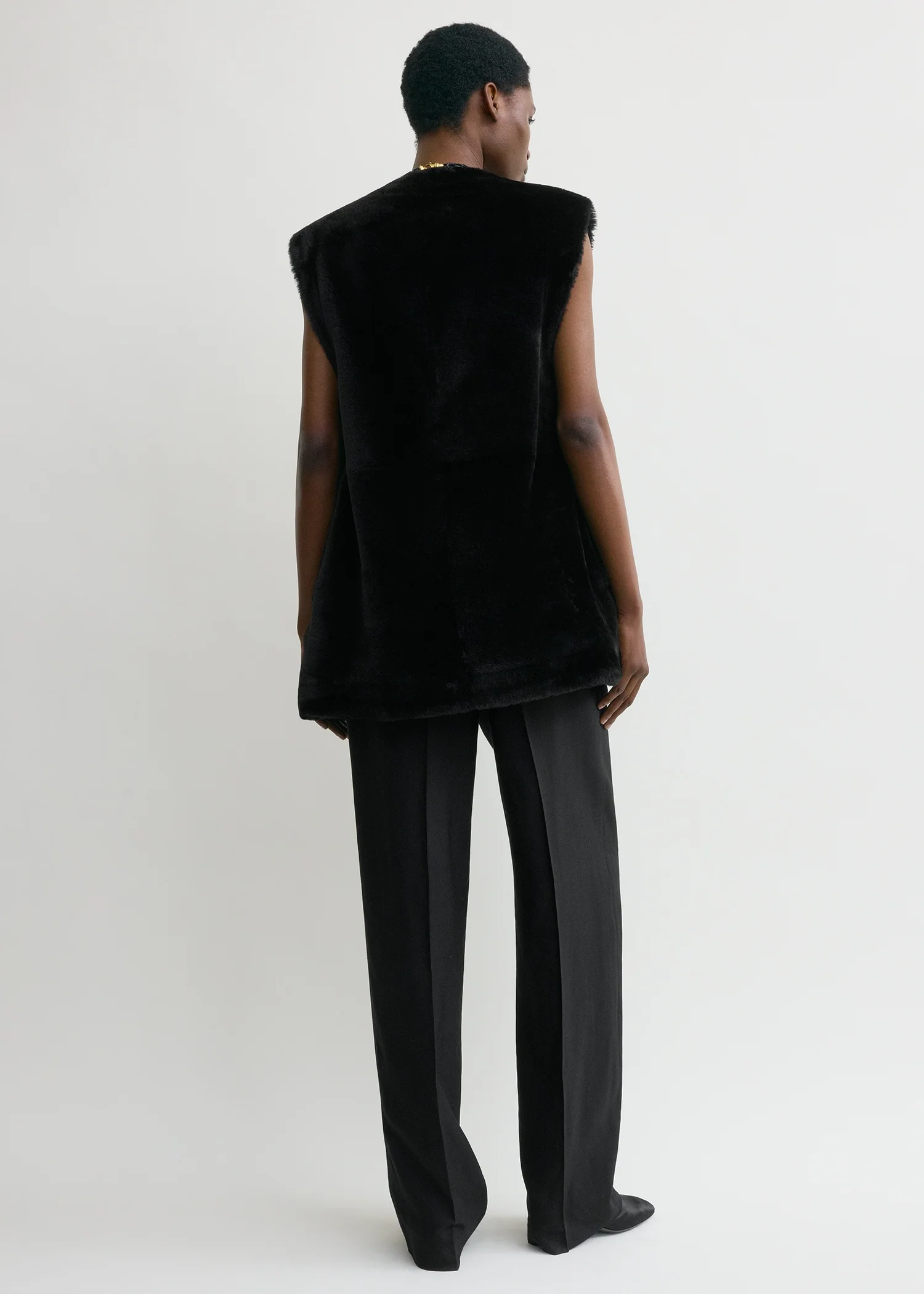 Plush shearling vest black - Image 3