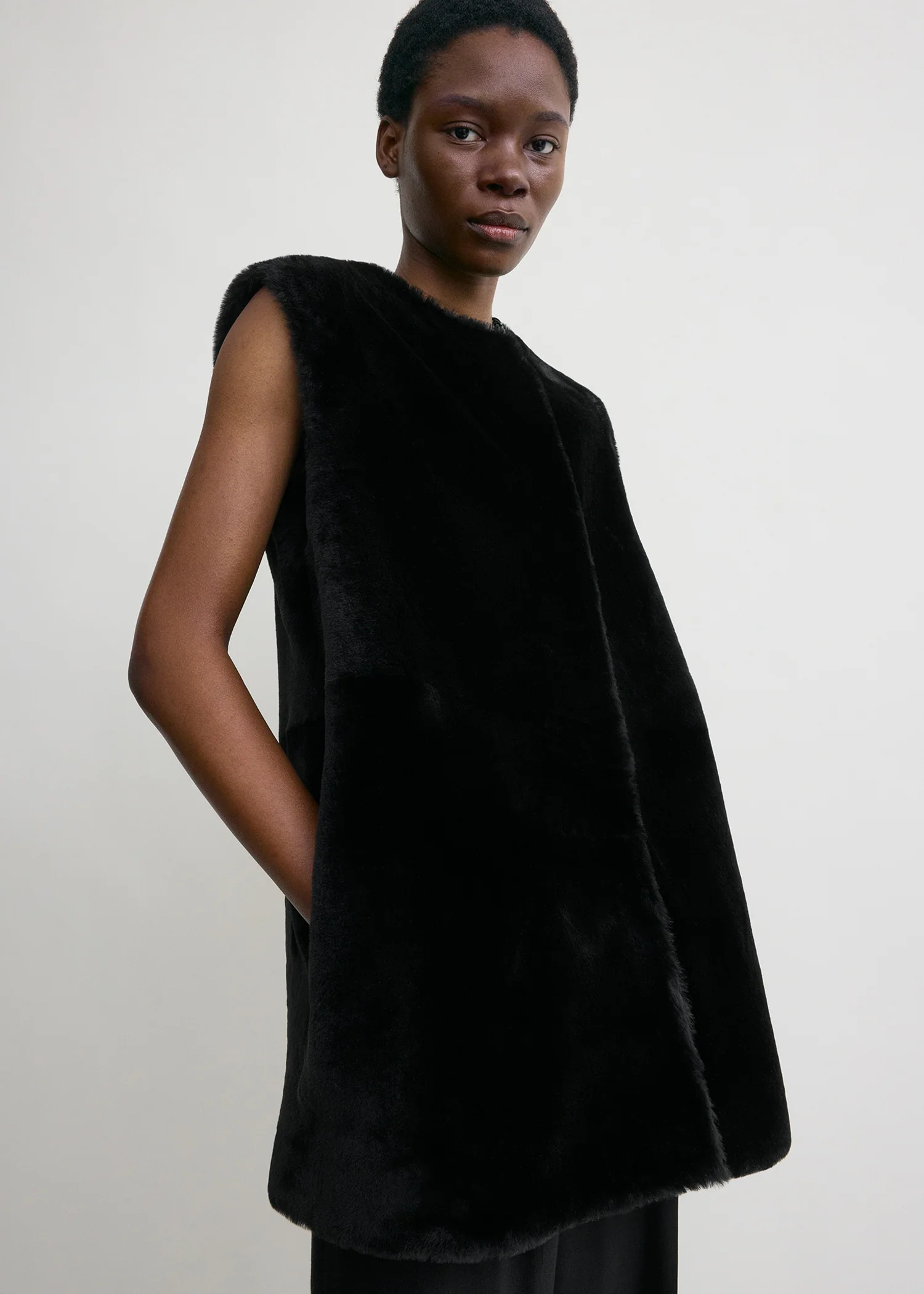 Plush shearling vest black - Image 4