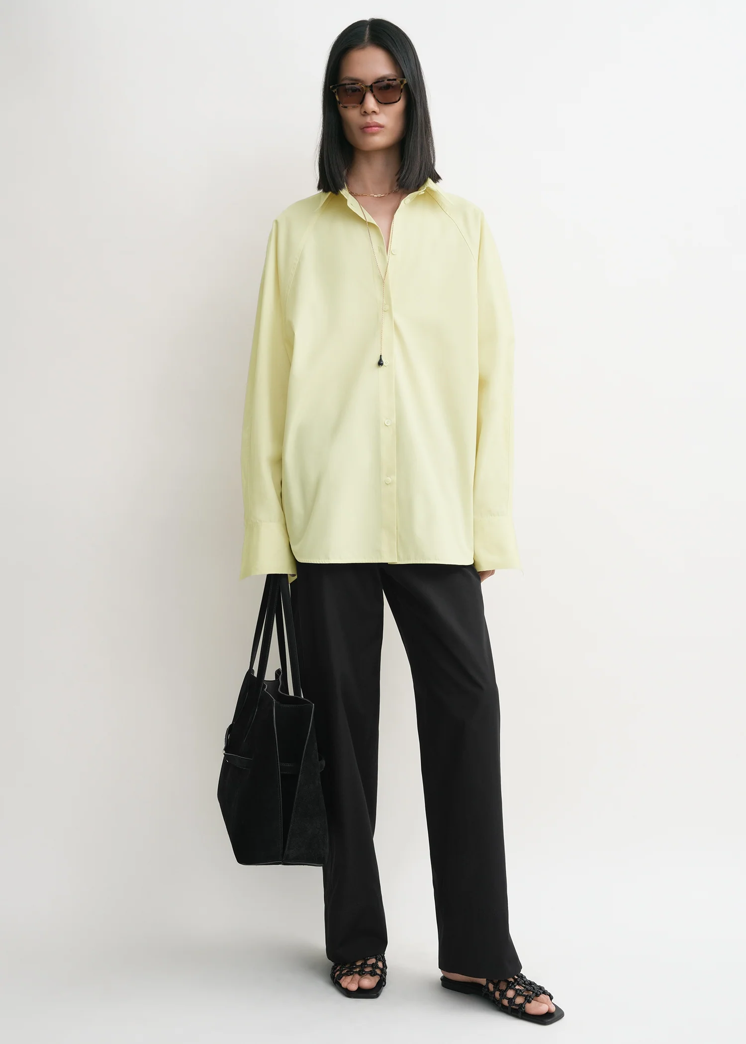 Raw raglan shirt straw