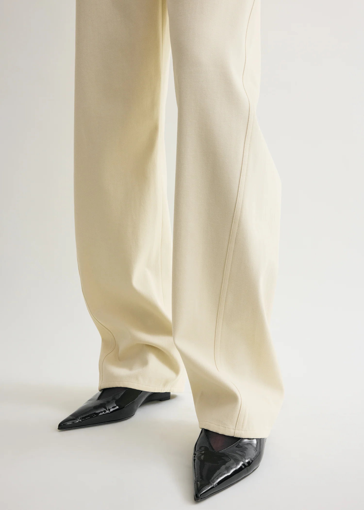 Relaxed twisted trousers sand - Image 5