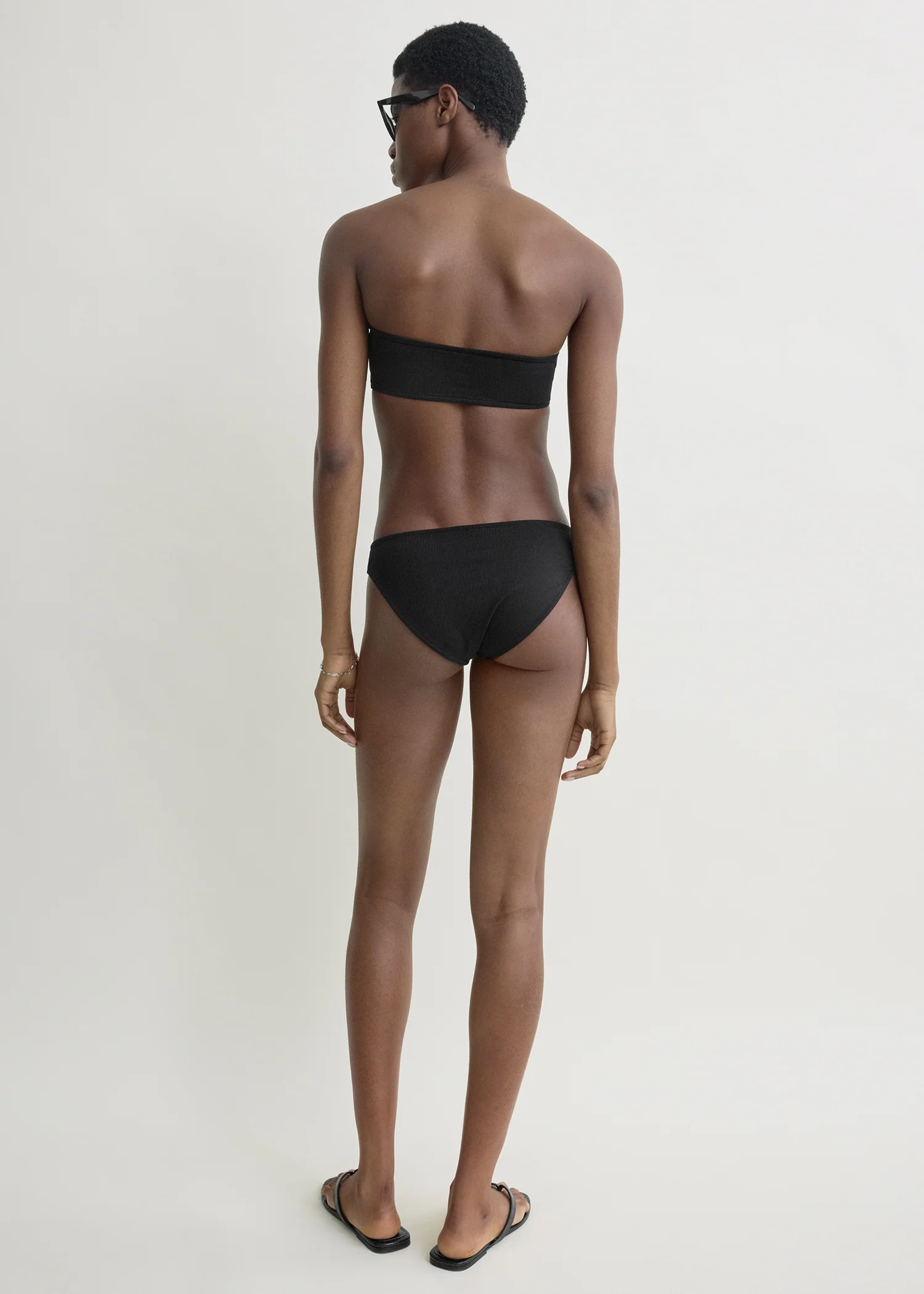 Ribbed strapless bikini top black - Image 3