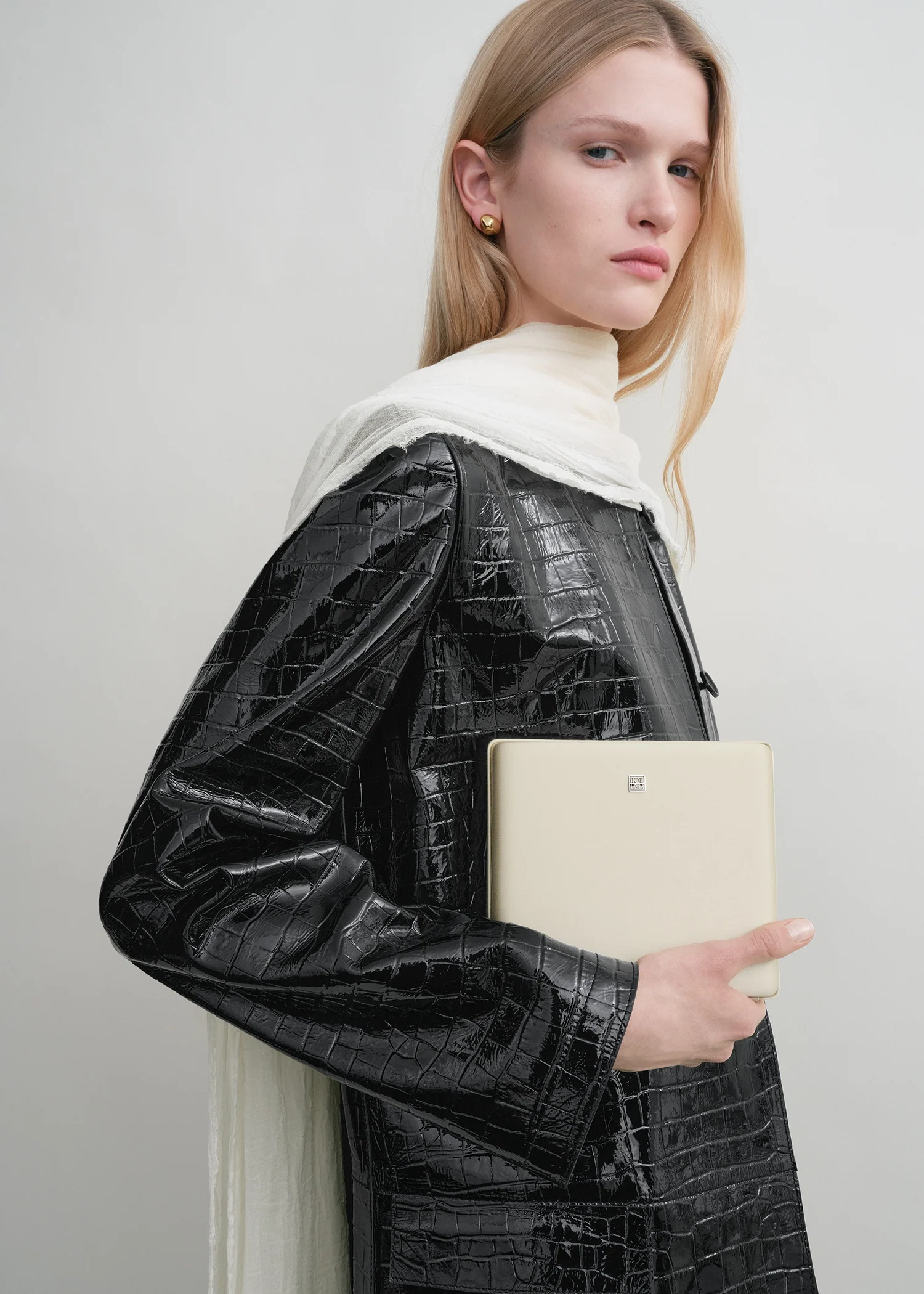 Satin box clutch ecru - Image 2