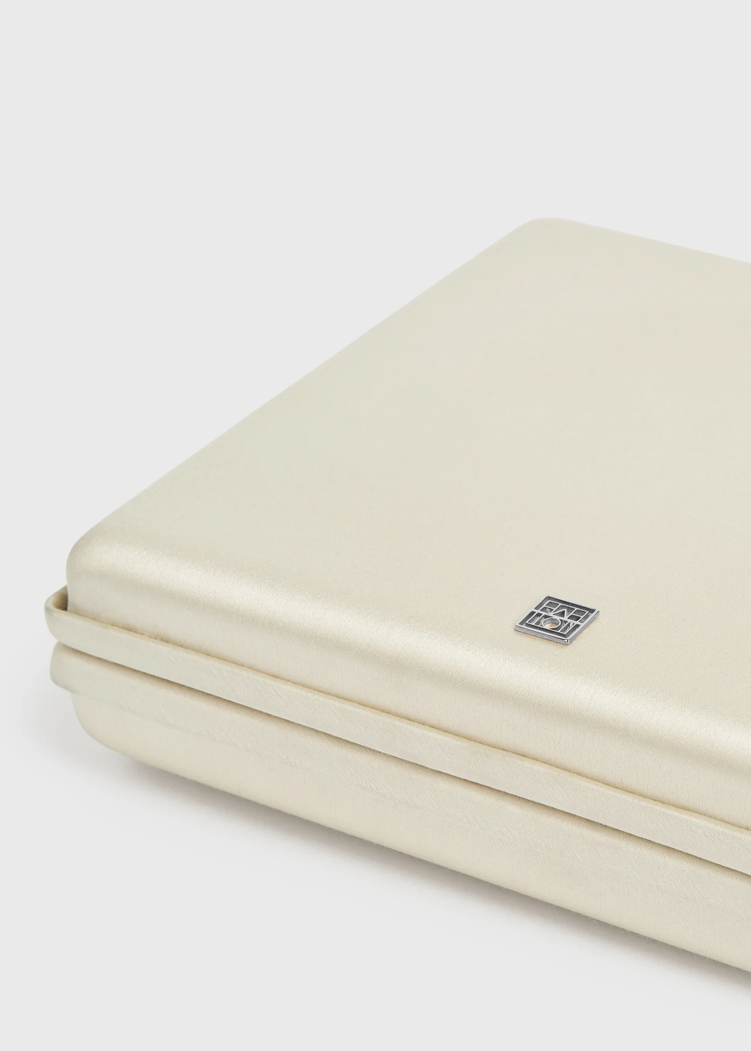Satin box clutch ecru - Image 7