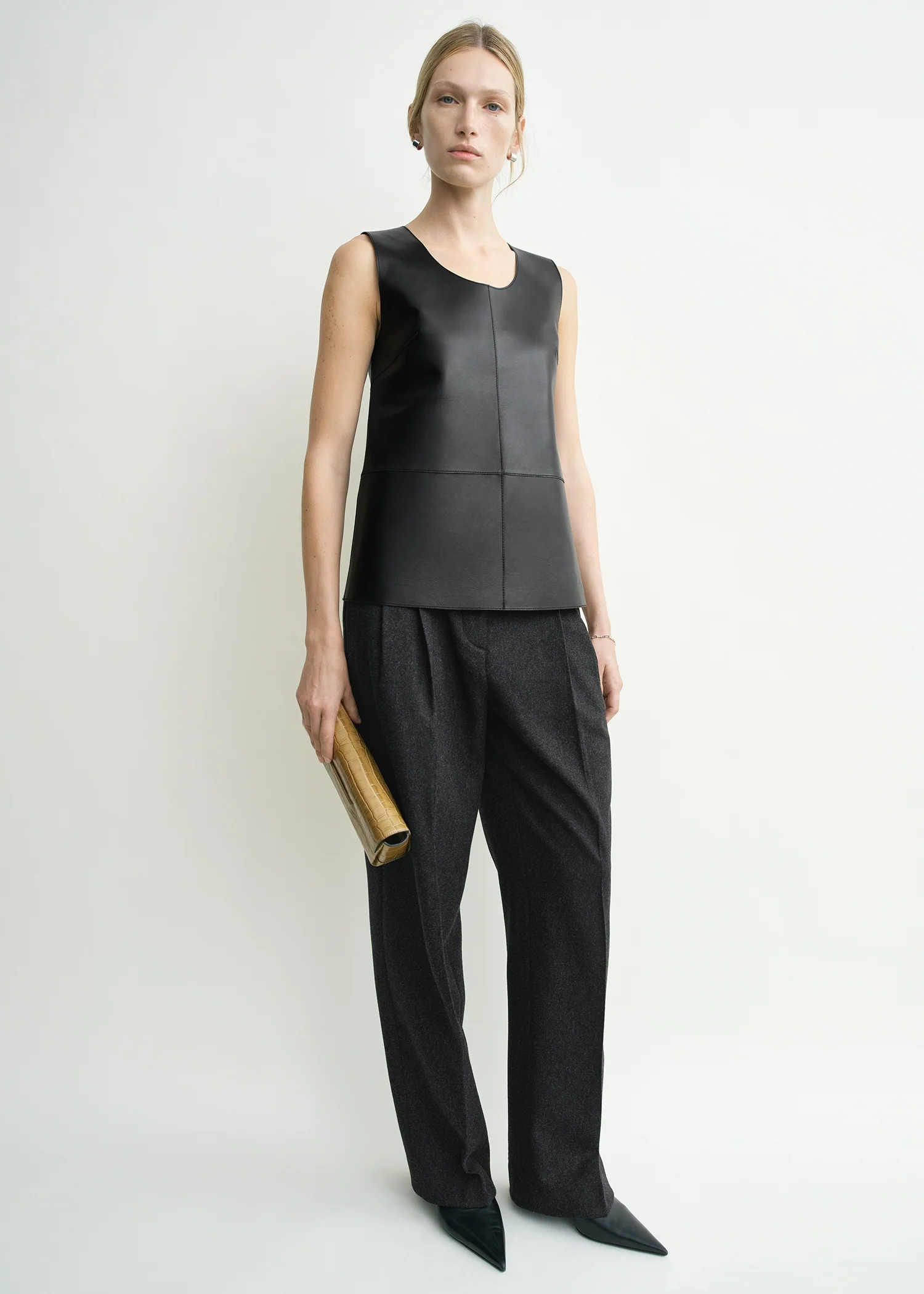 Scoop-neck leather top black