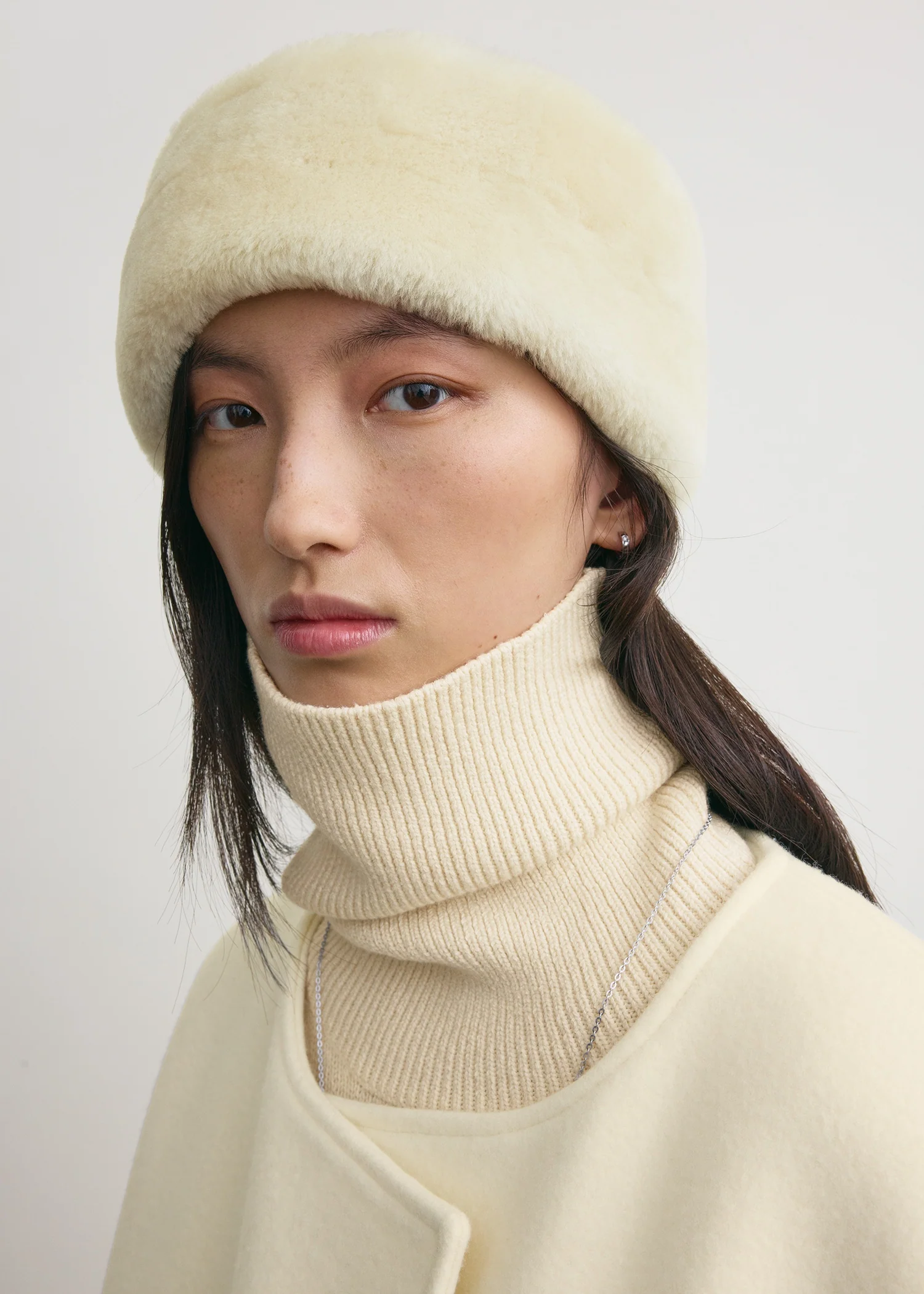 Shearling headband ecru - Image 3