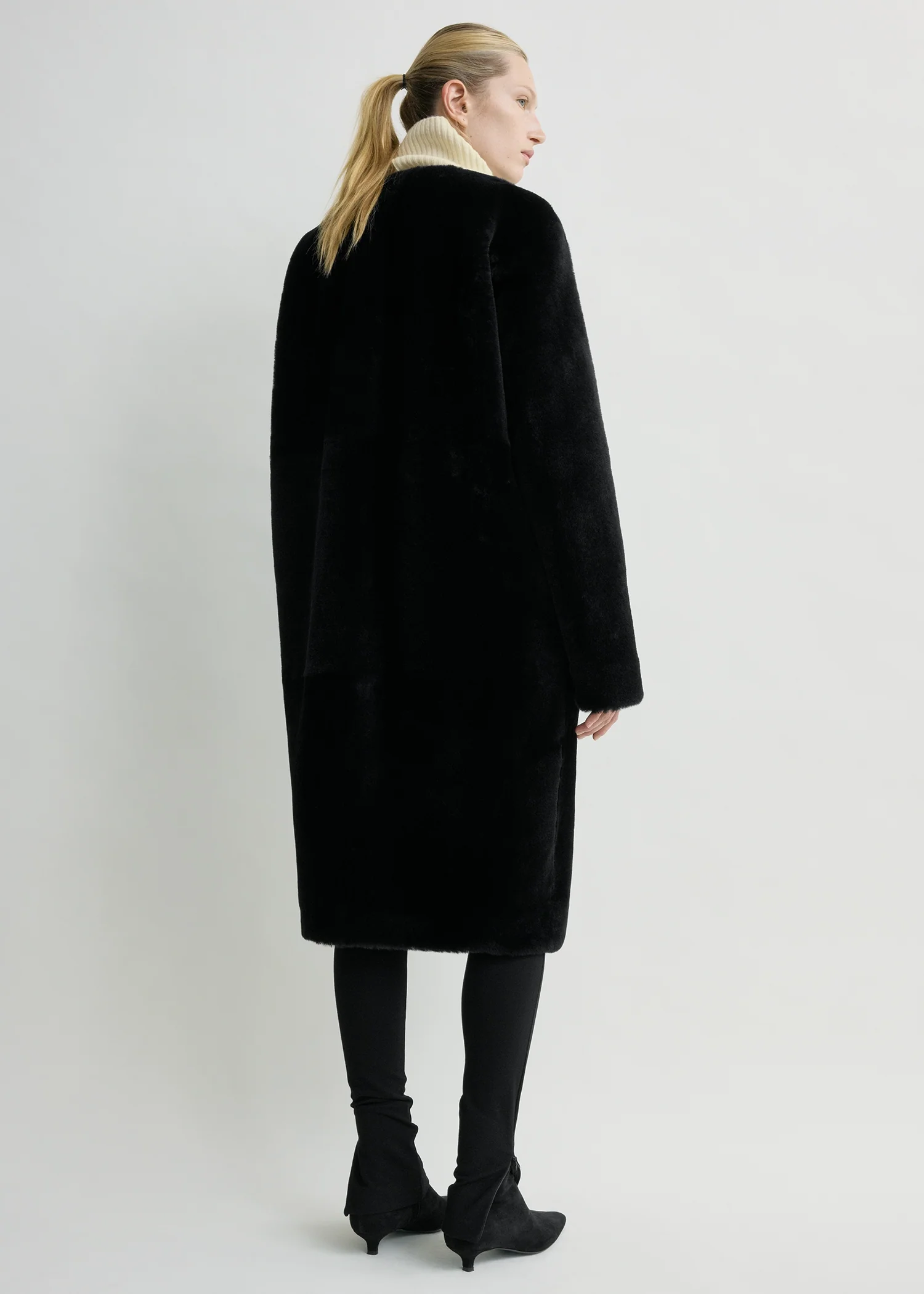 Shearling midi coat black - Image 3