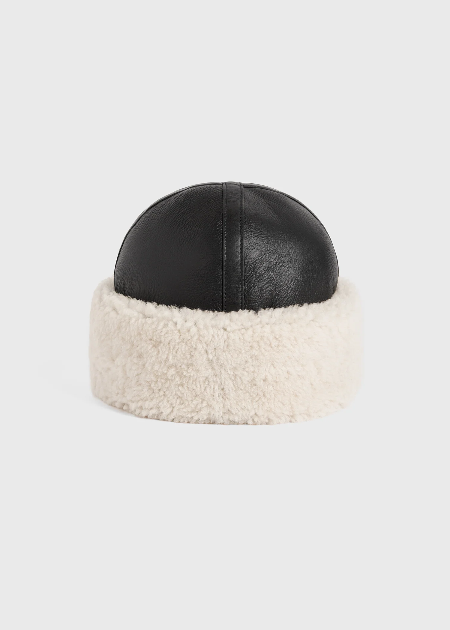 Shearling winter hat black/off white - Image 5