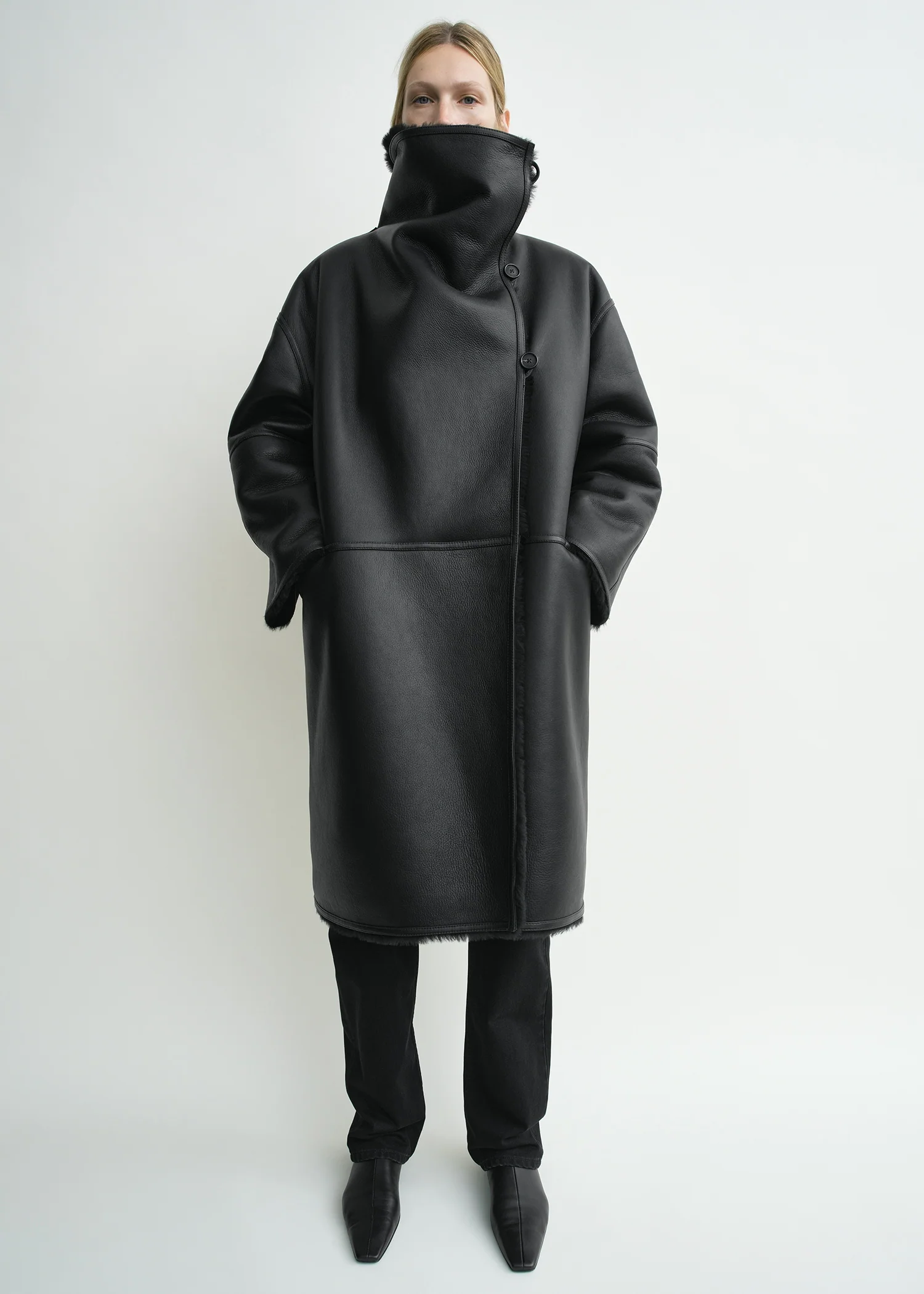 Shearling wrap coat black - Image 2