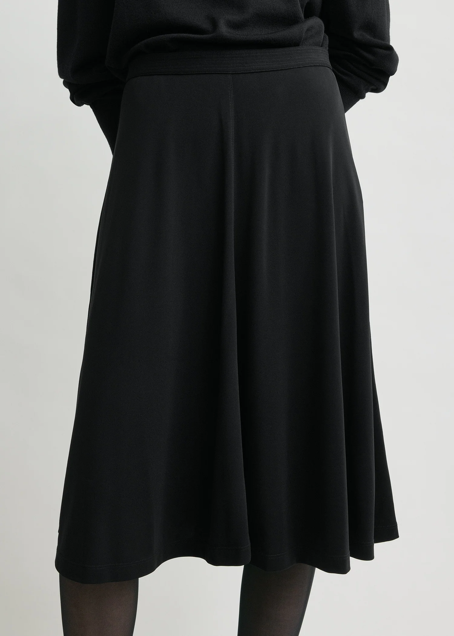Short fluid jersey skirt black - Image 4
