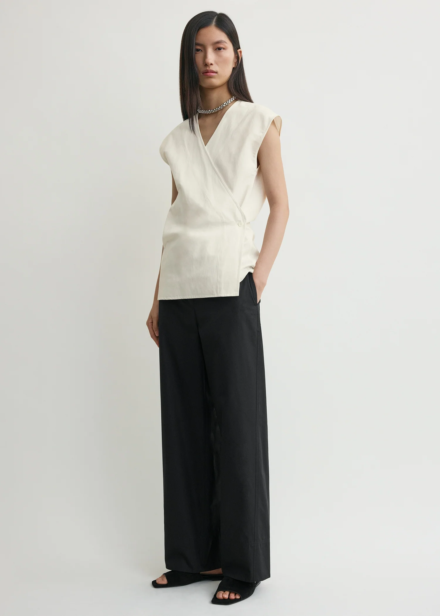 Short-sleeve wrap blouse off-white