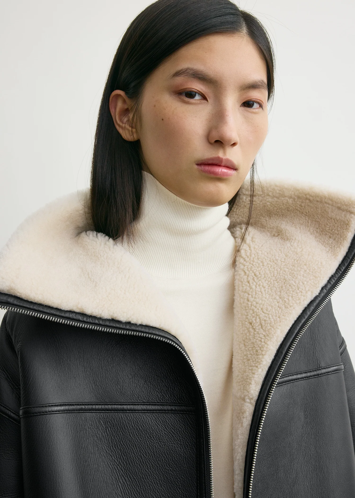Signature shearling jacket black/off-white - Image 5