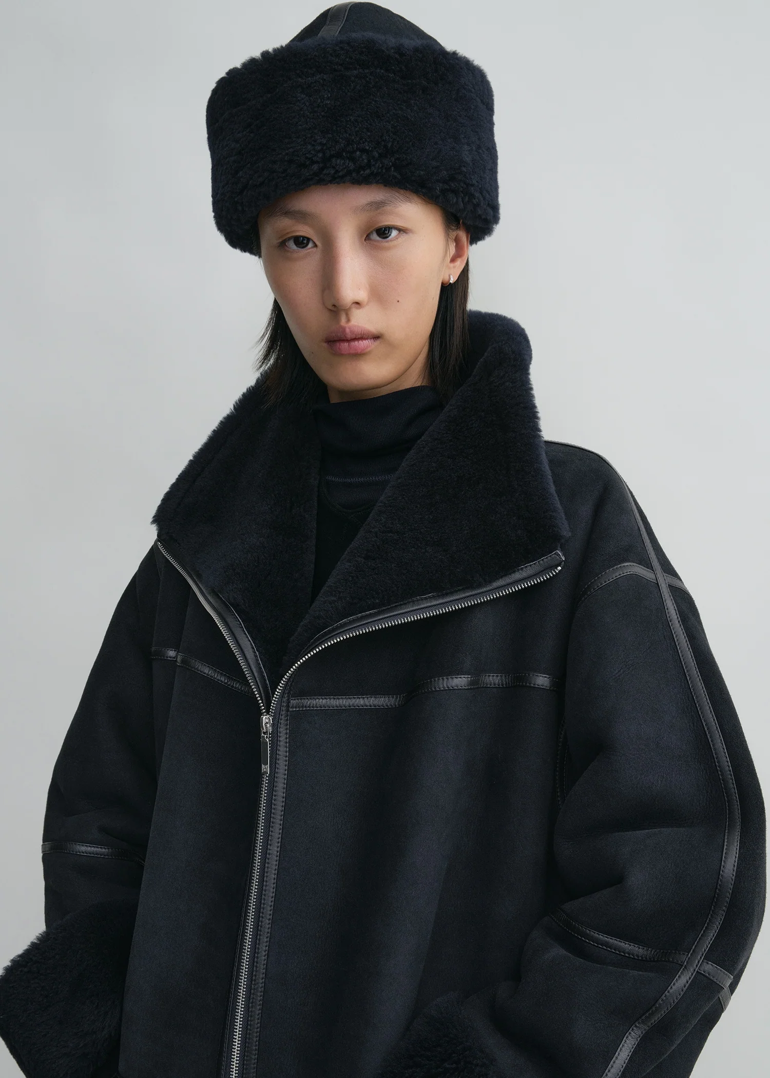 Signature shearling jacket navy - Image 4