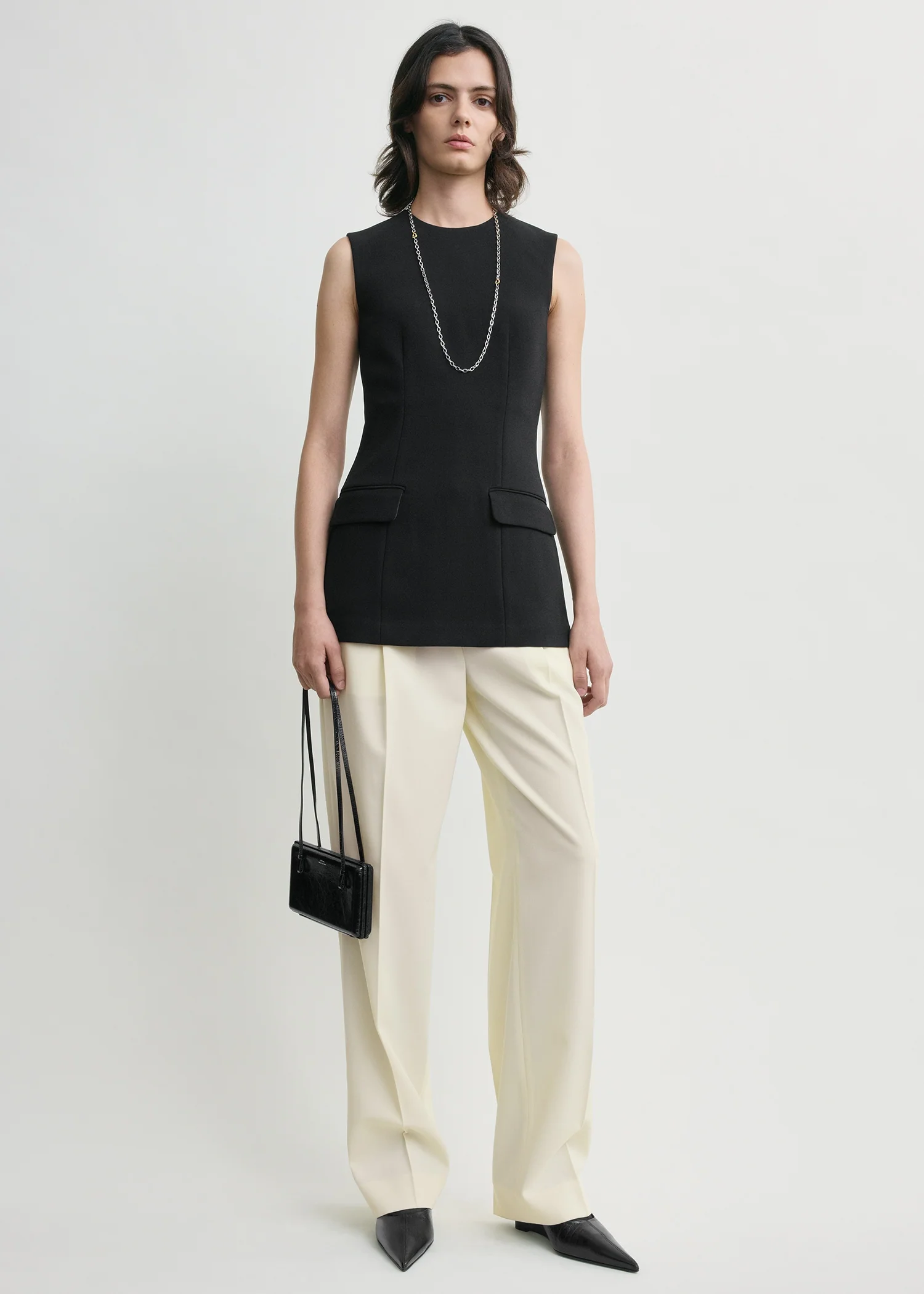 Sleeveless pocket top black - Image 2