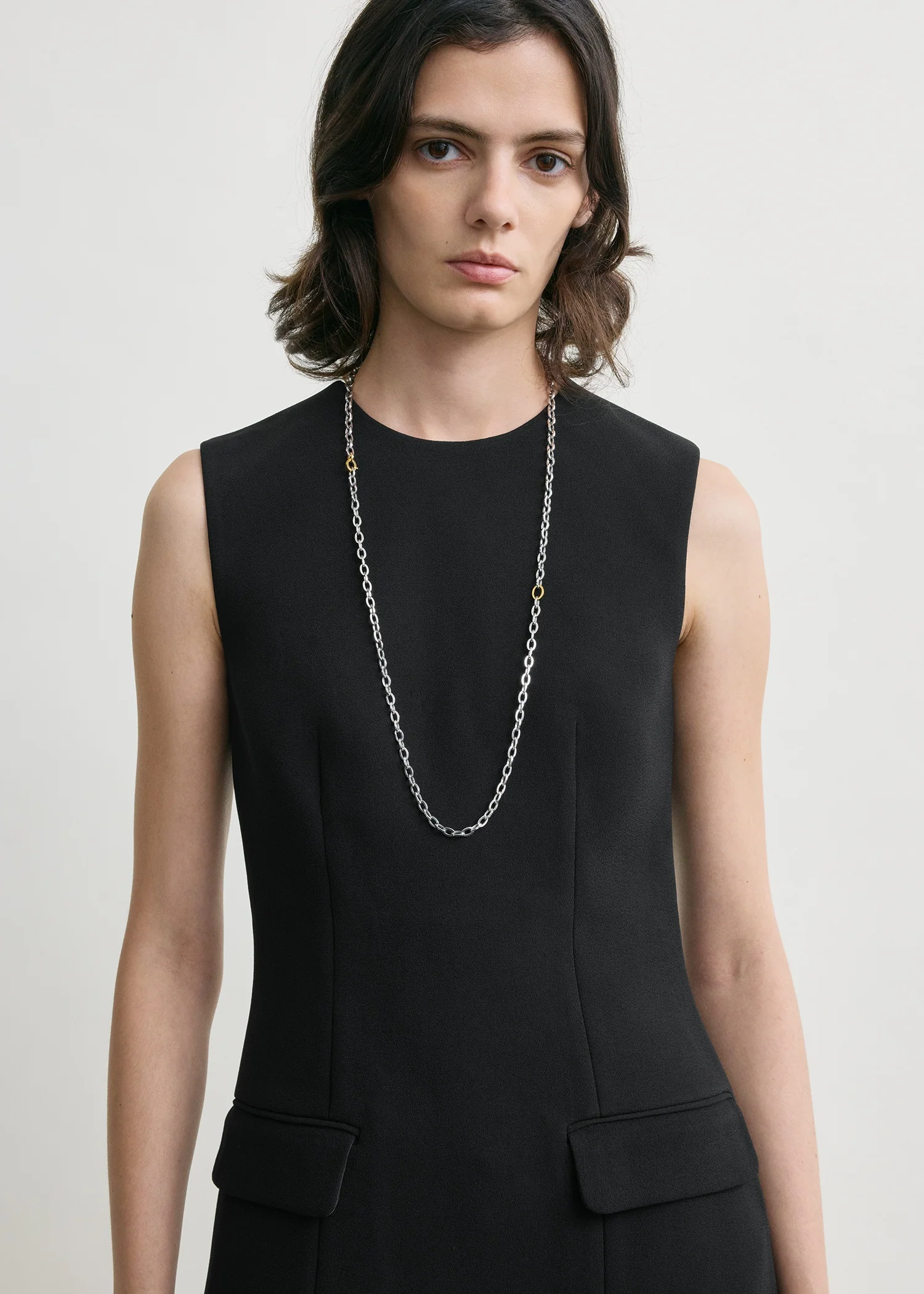 Sleeveless pocket top black - Image 4