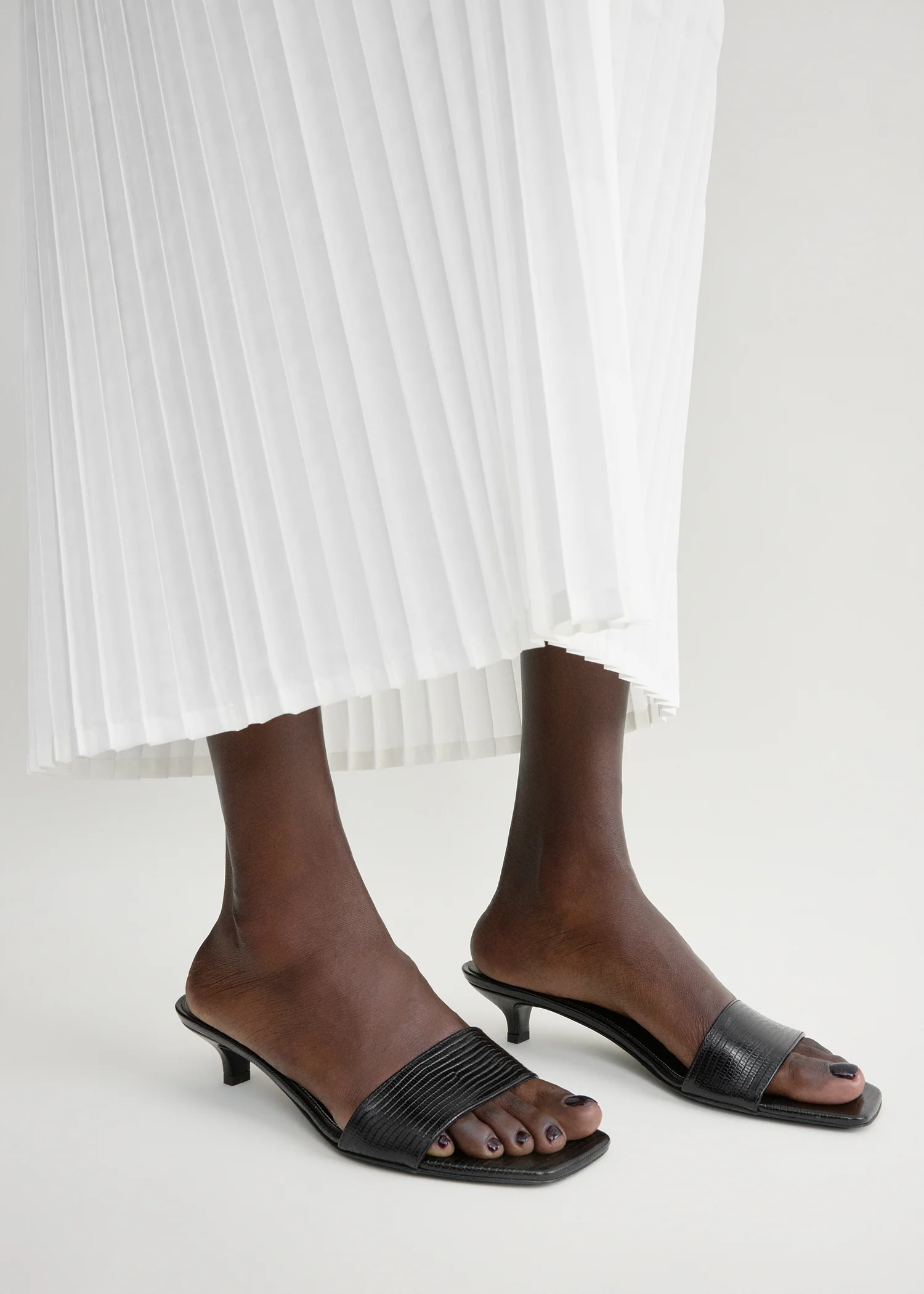 Slim lizard-embossed bandeau mules black - Image 3