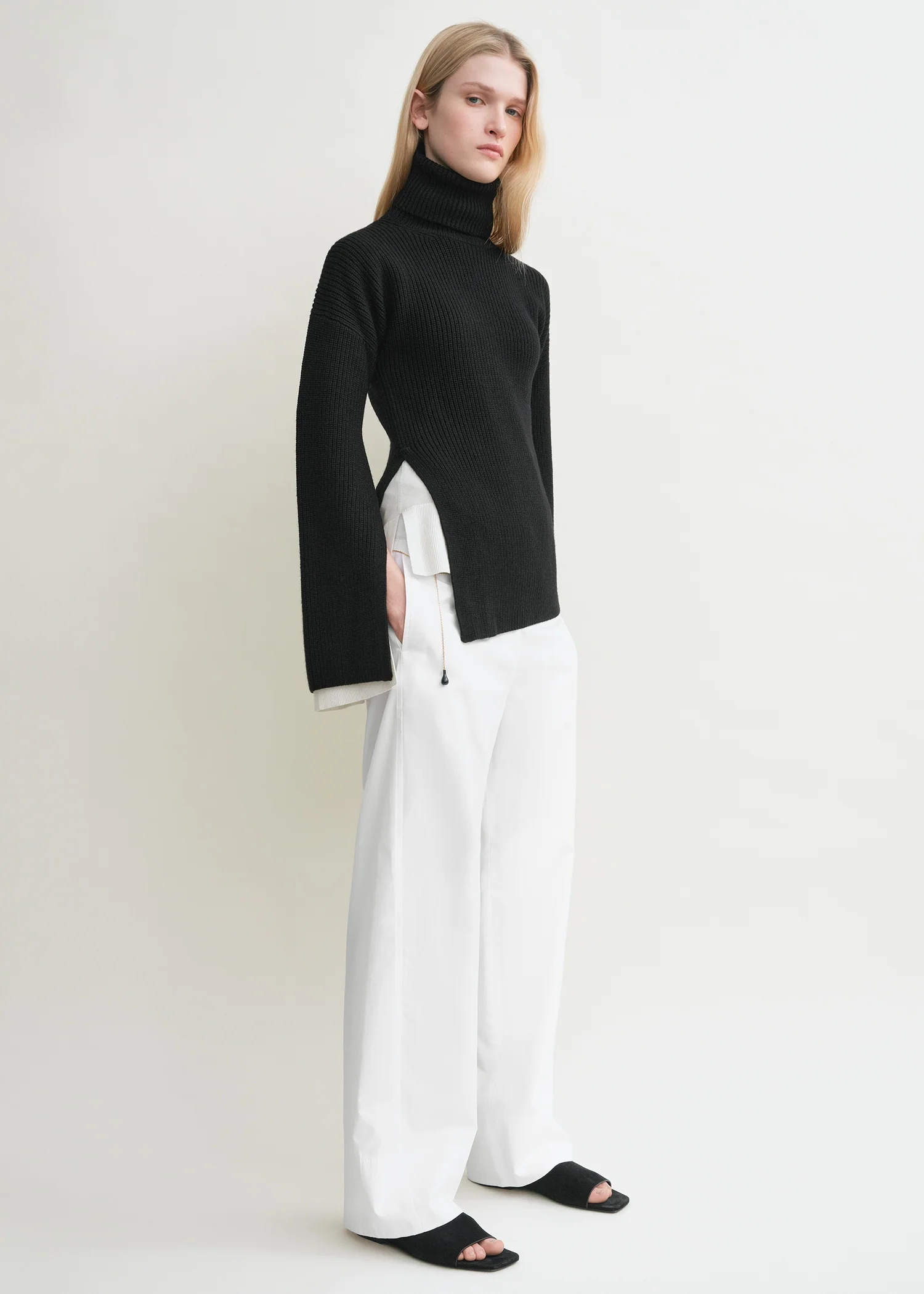 Slit sleeve knit black - Image 2