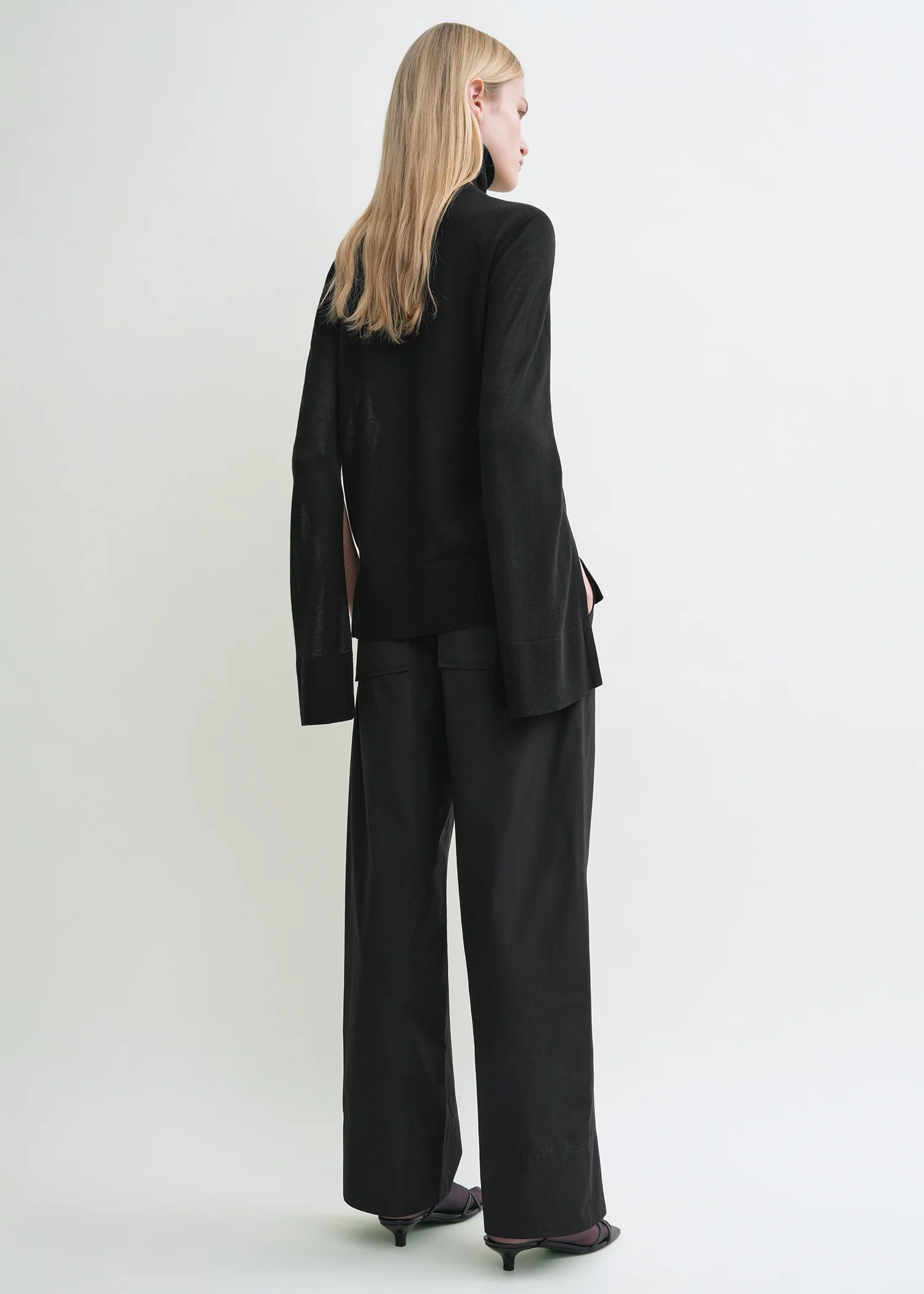 Slit sleeve turtleneck black - Image 3