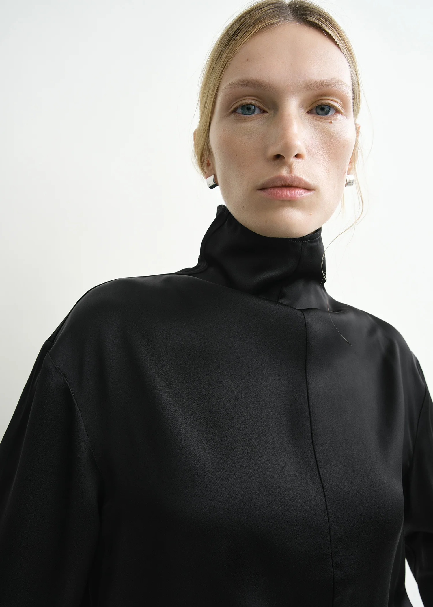 Slouch-neck blouse black - Image 4