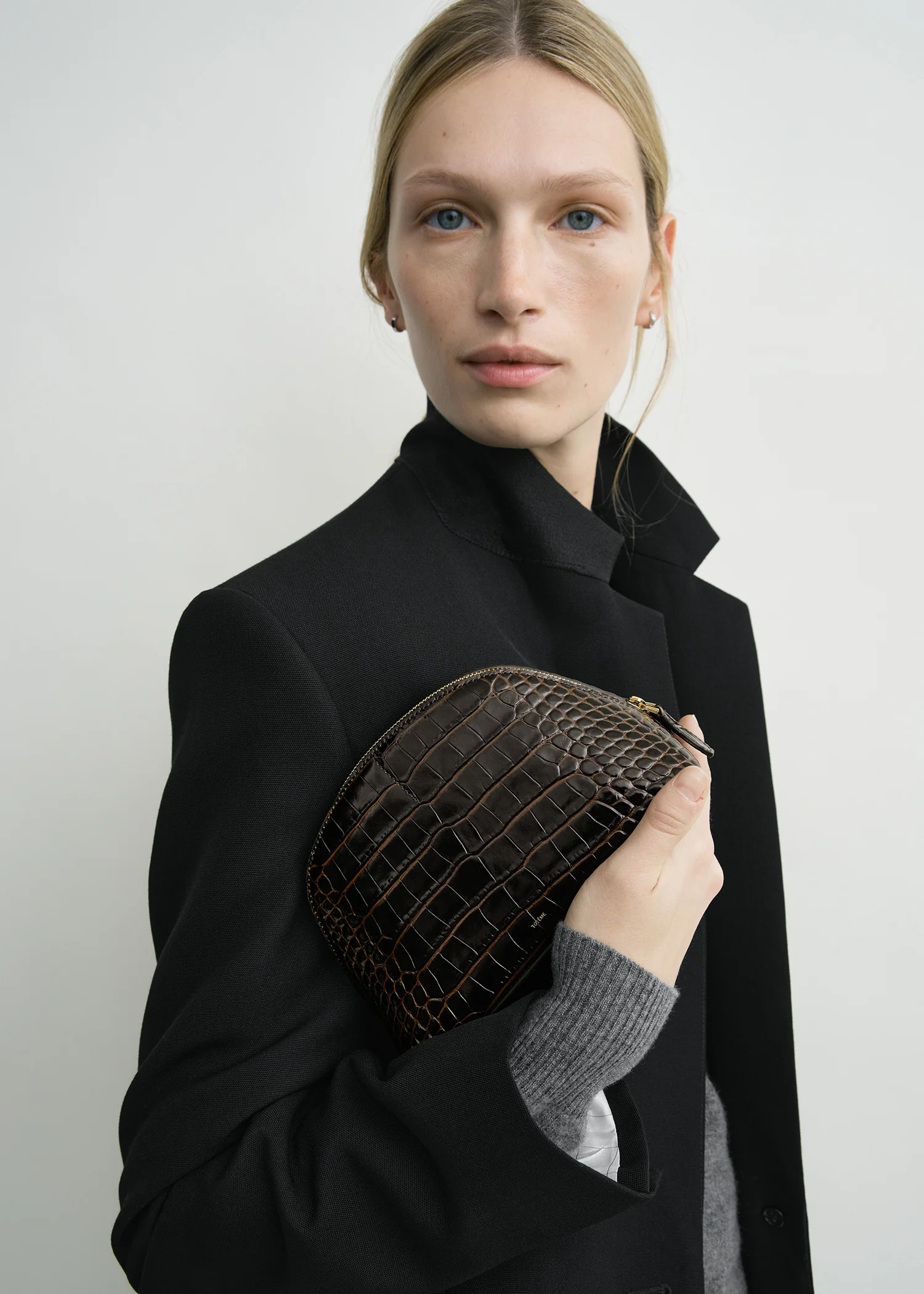 Small croco-embossed day pouch dark brown - Image 3