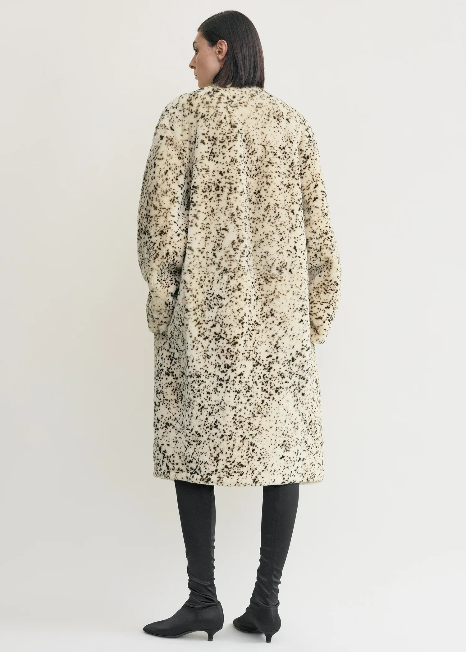 Stracciatella shearling coat black/white - Image 3