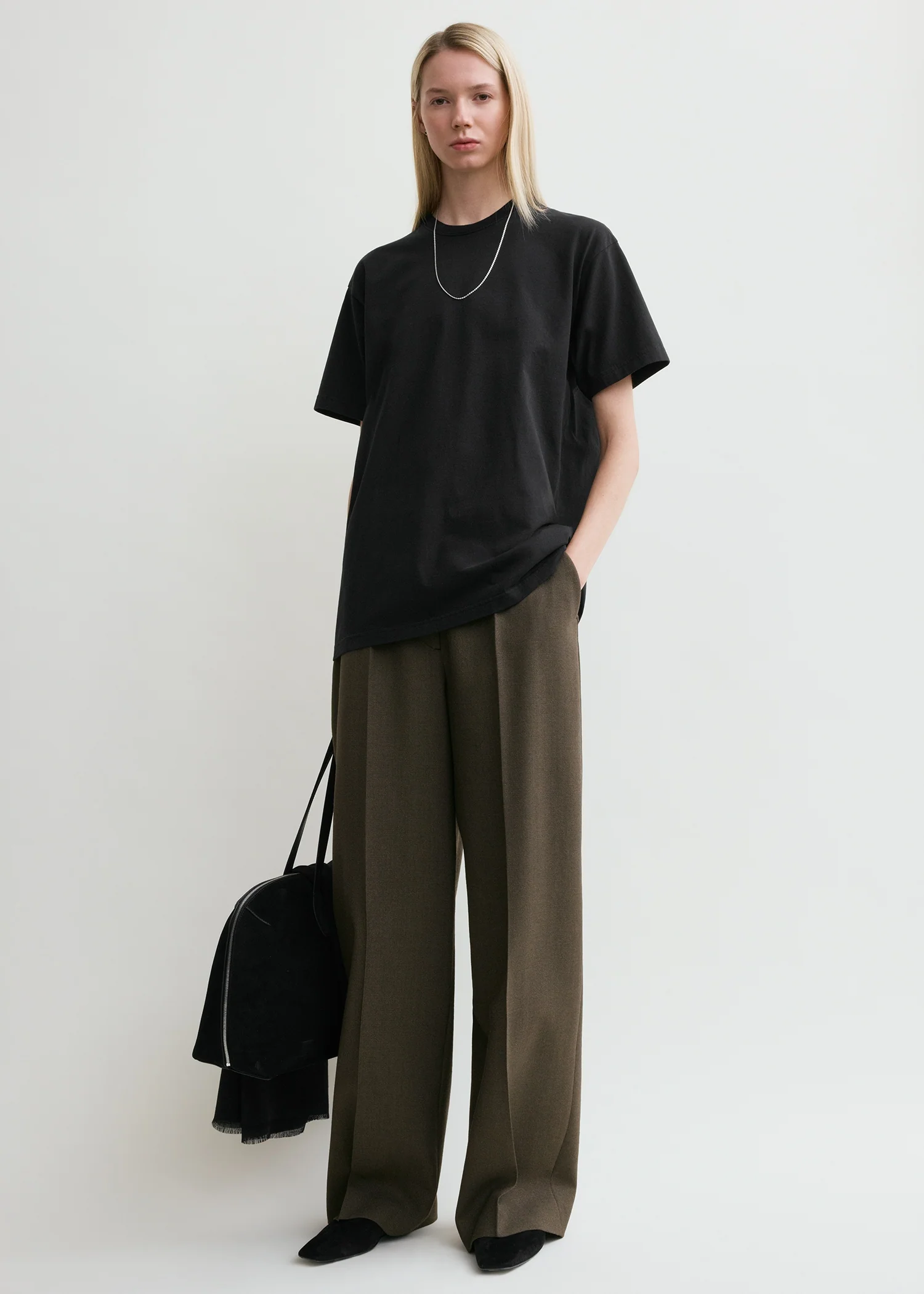 Straight cotton tee black