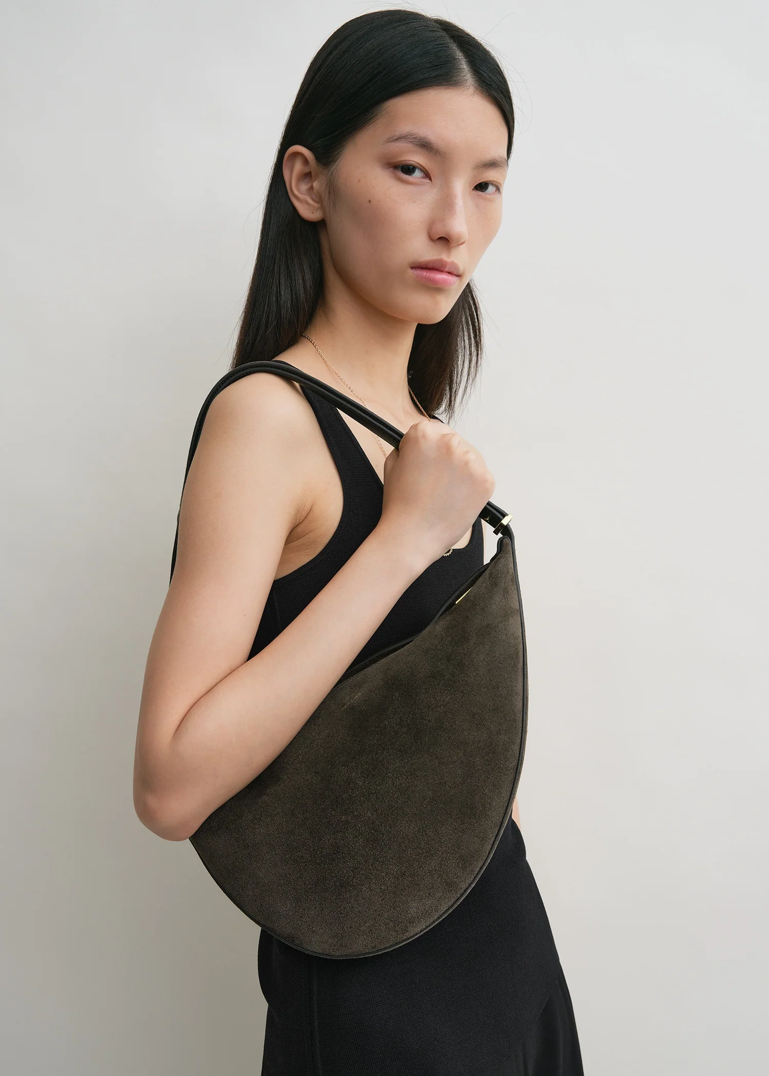 Suede scooped sling pepper - Image 2